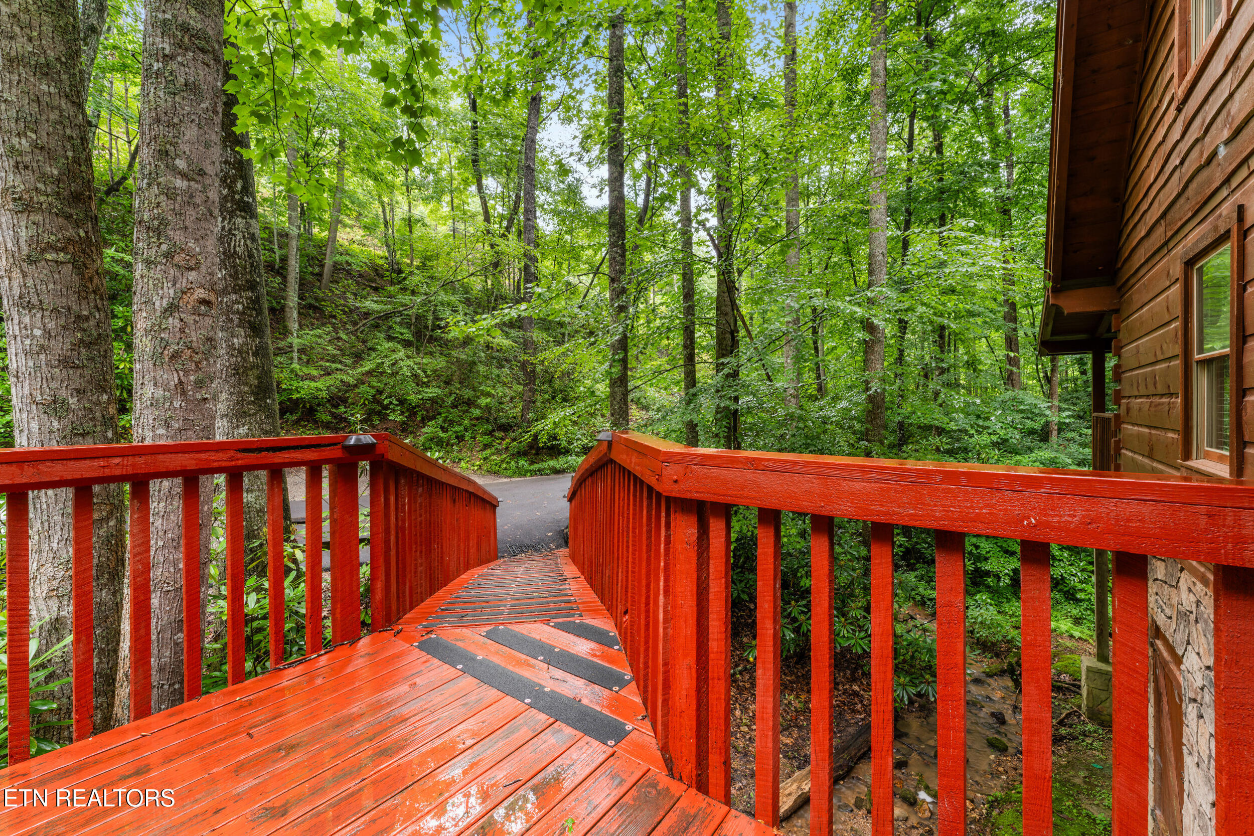 1823 Laurel Valley Way Sevierville TN 37862