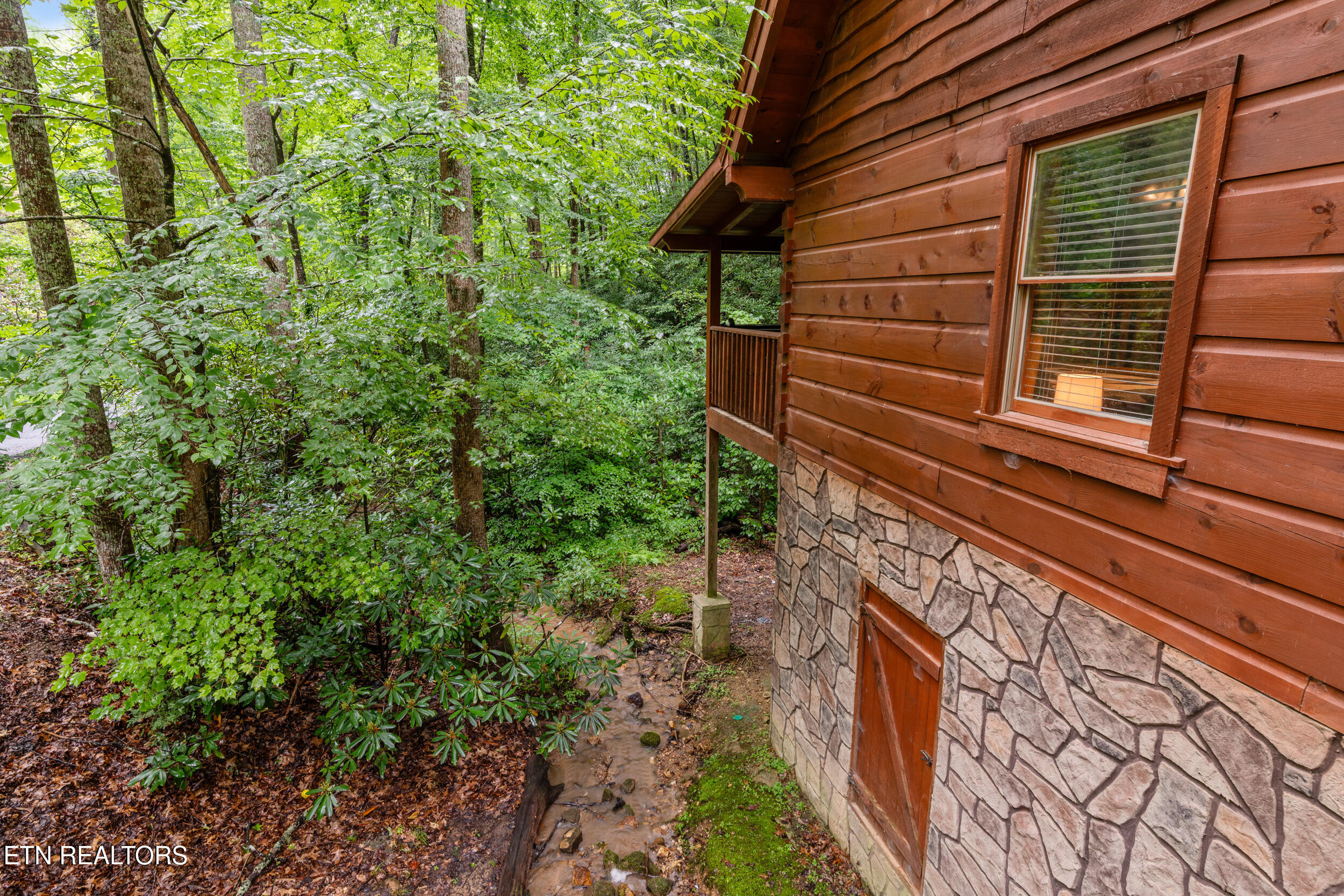 1823 Laurel Valley Way Sevierville TN 37862