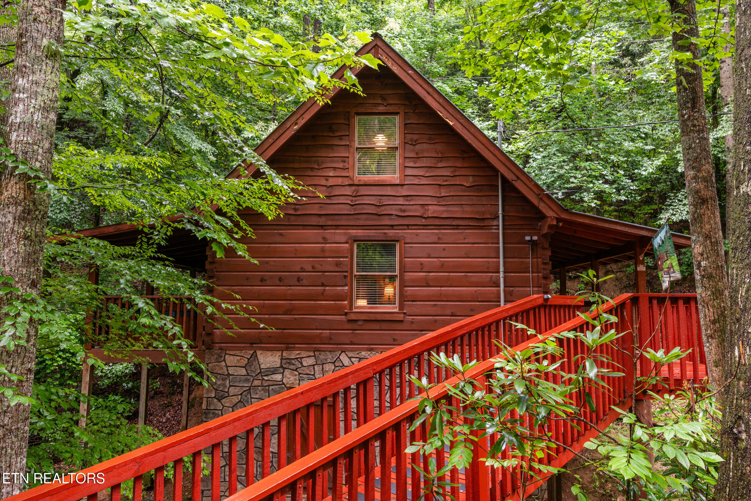 1823 Laurel Valley Way Sevierville TN 37862