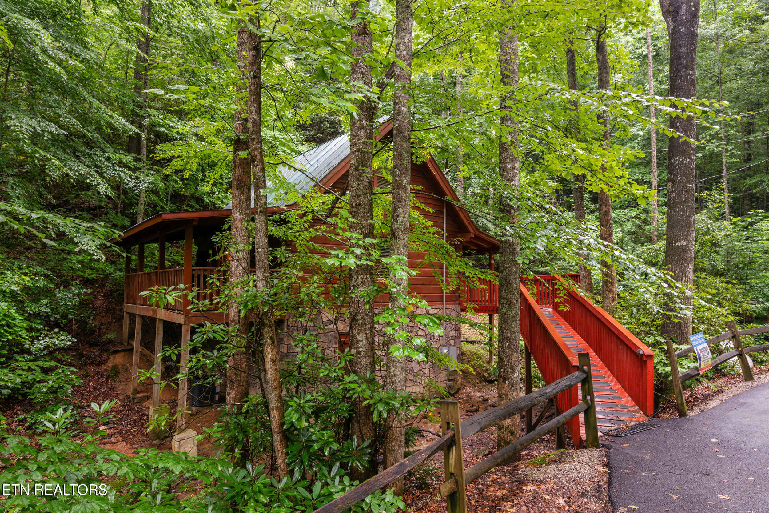 1823 Laurel Valley Way Sevierville TN 37862