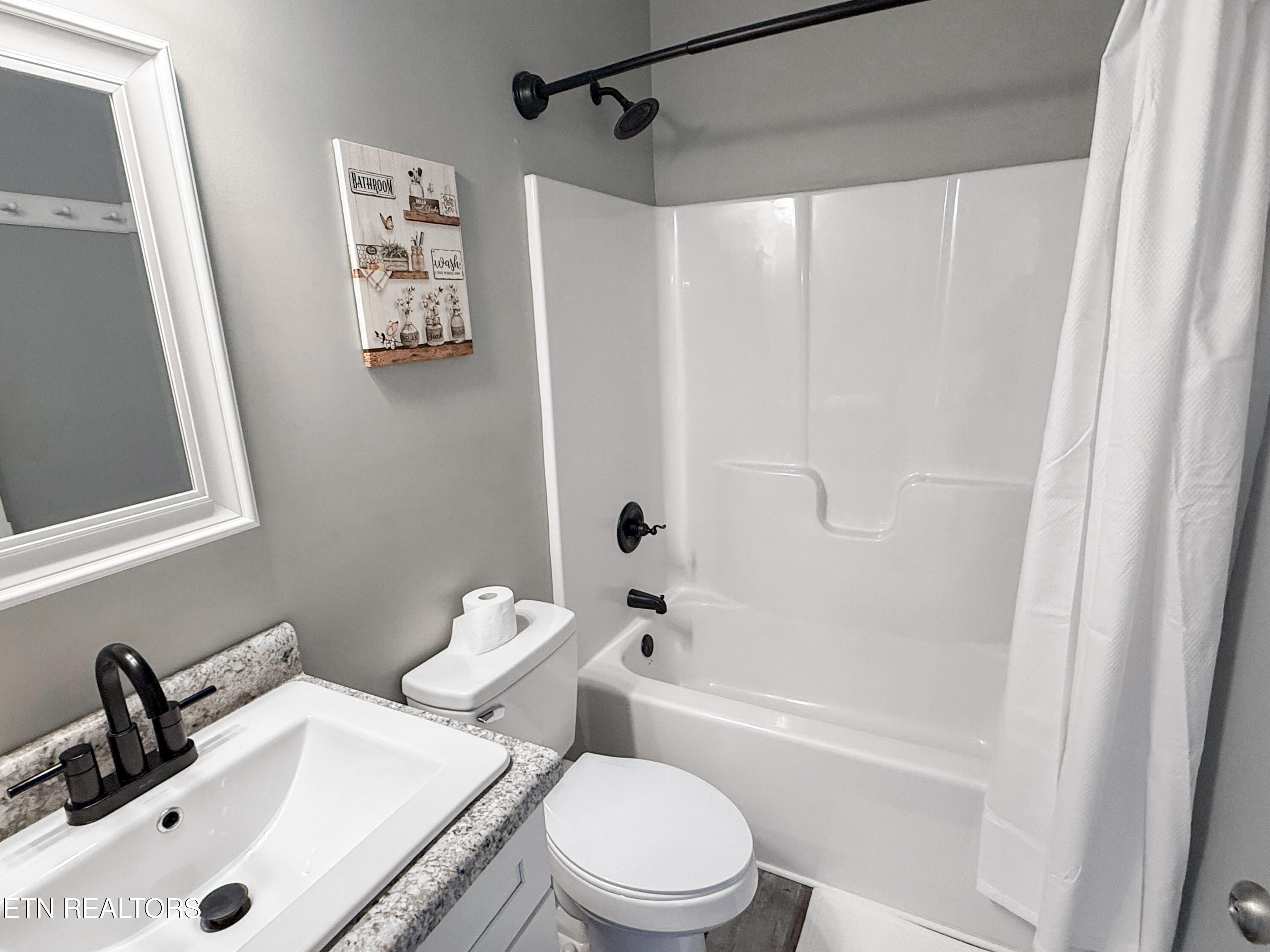 813 Clear Sail Way Dandridge TN 37725