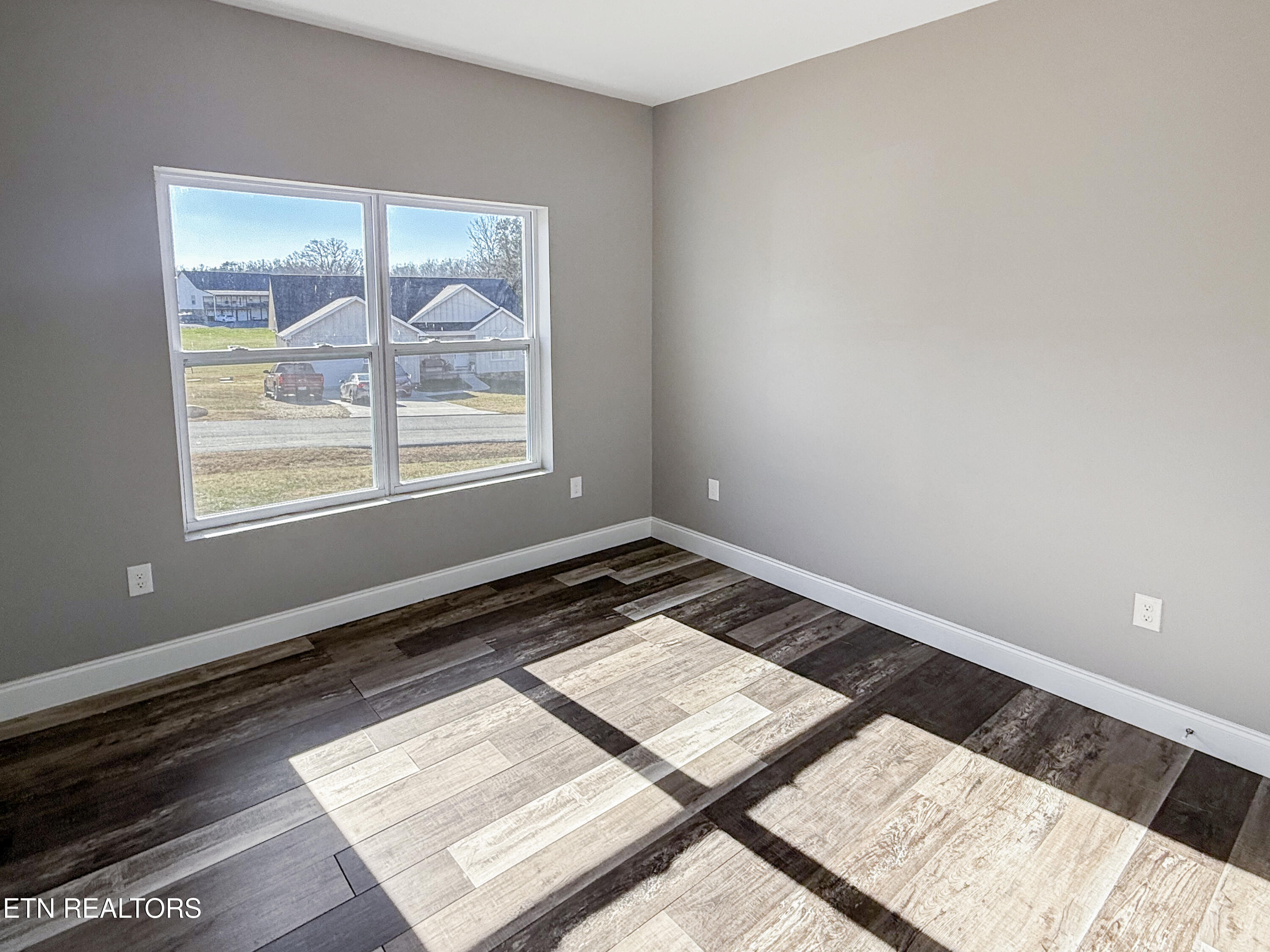 813 Clear Sail Way Dandridge TN 37725