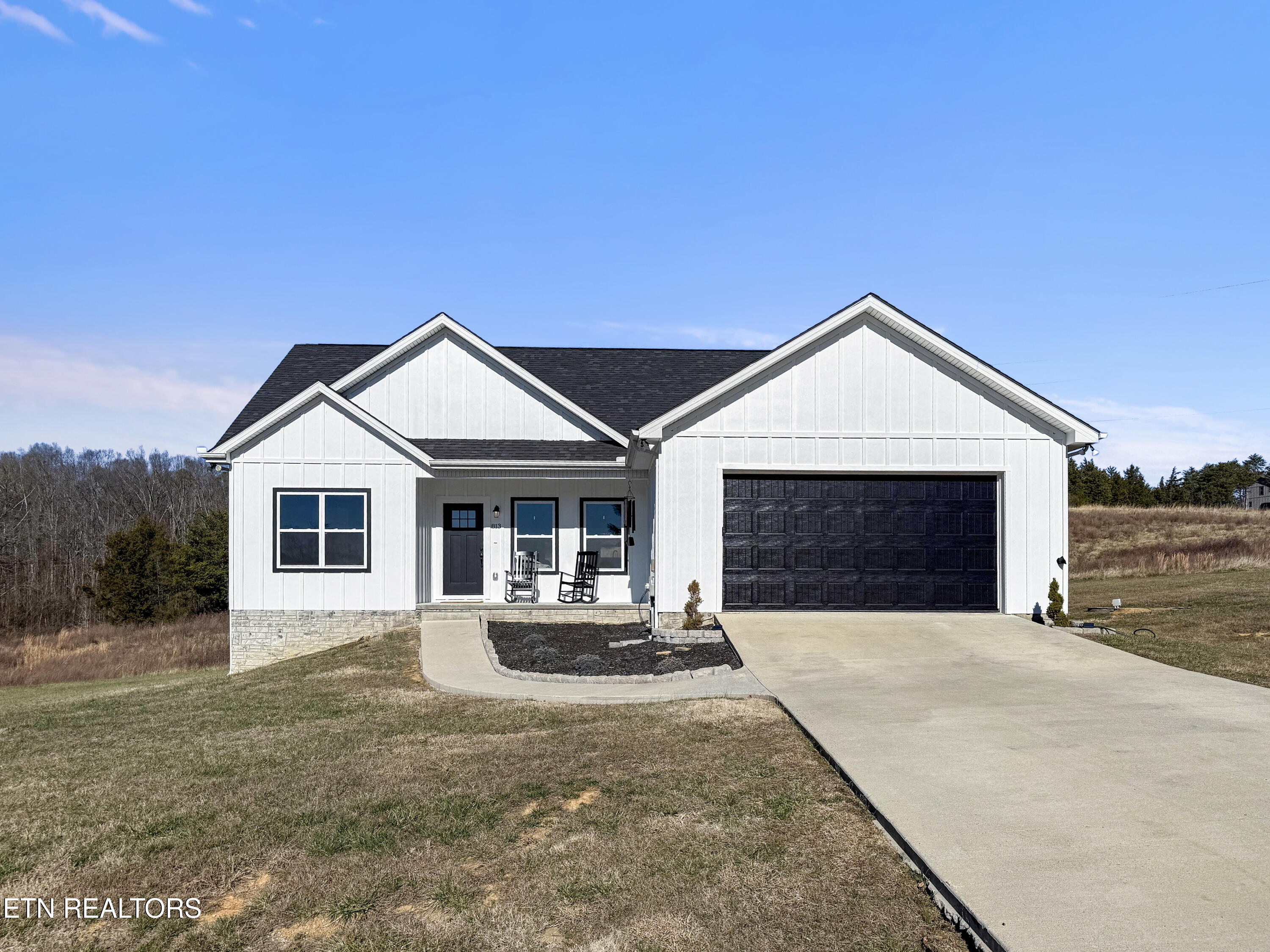 813 Clear Sail Way Dandridge TN 37725