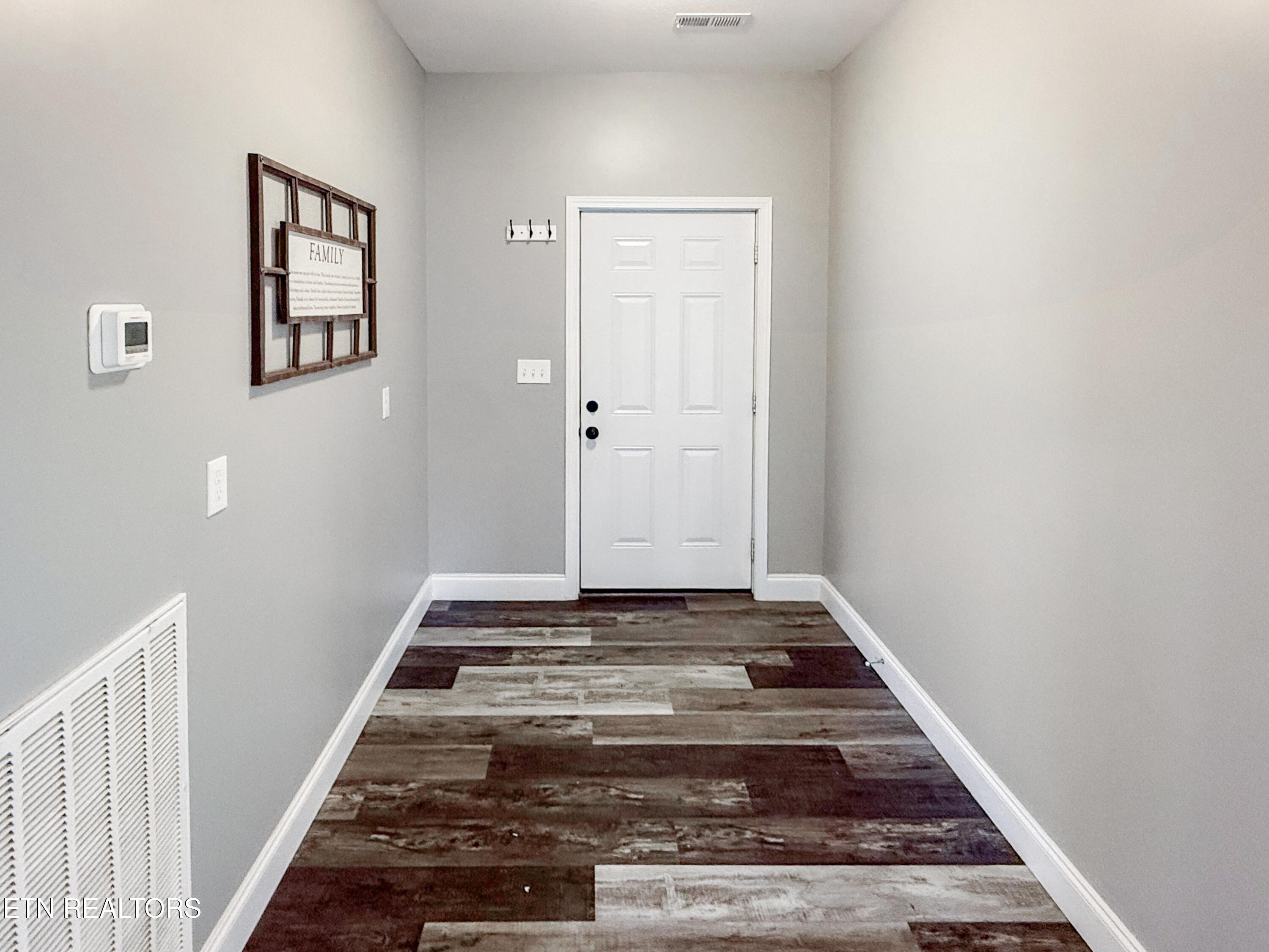 813 Clear Sail Way Dandridge TN 37725