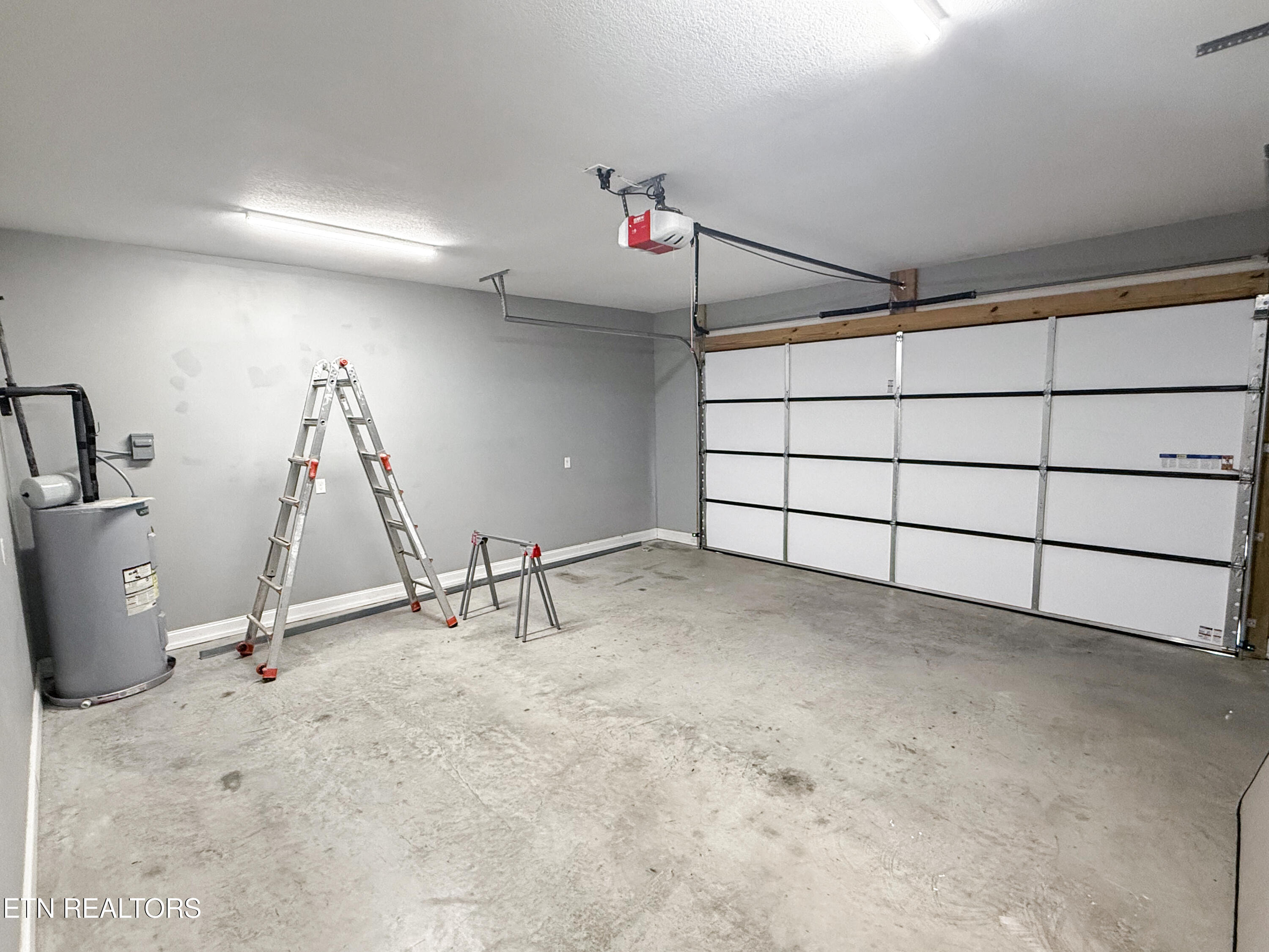 813 Clear Sail Way Dandridge TN 37725