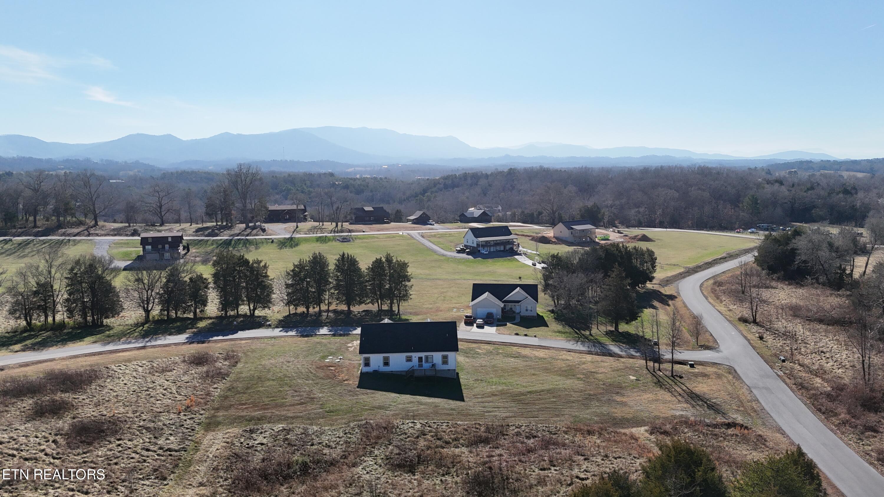 813 Clear Sail Way Dandridge TN 37725