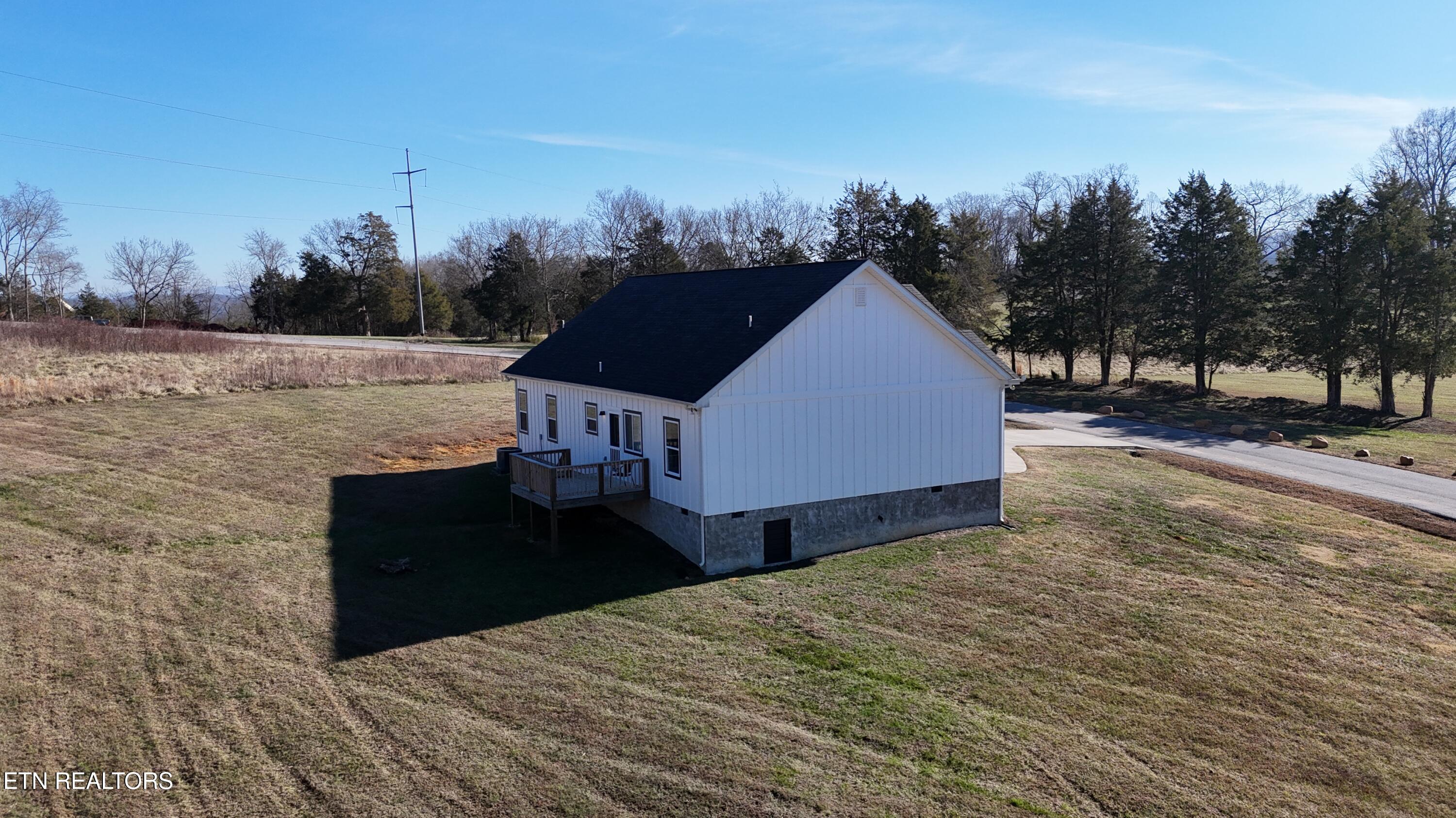 813 Clear Sail Way Dandridge TN 37725