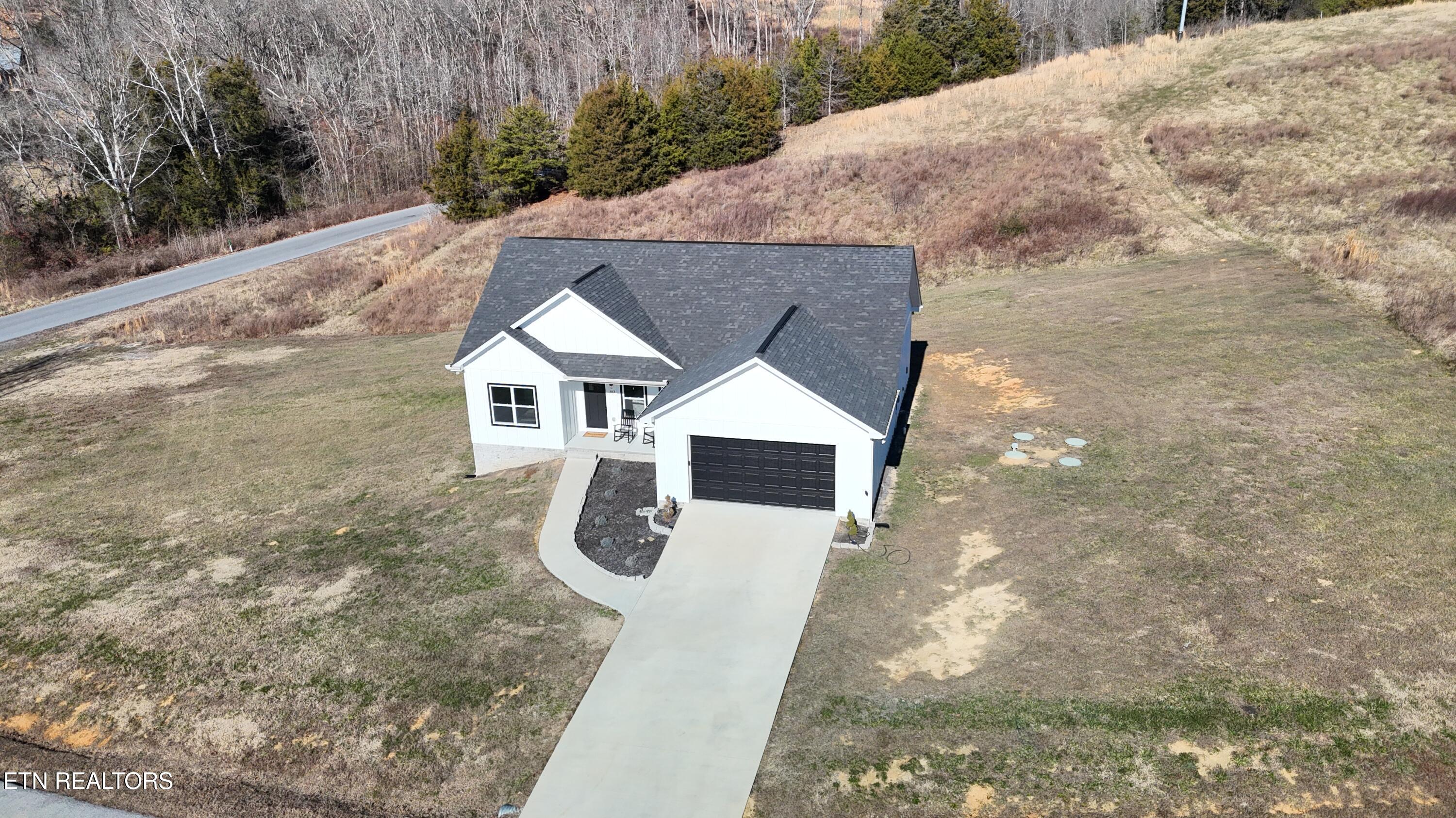 813 Clear Sail Way Dandridge TN 37725