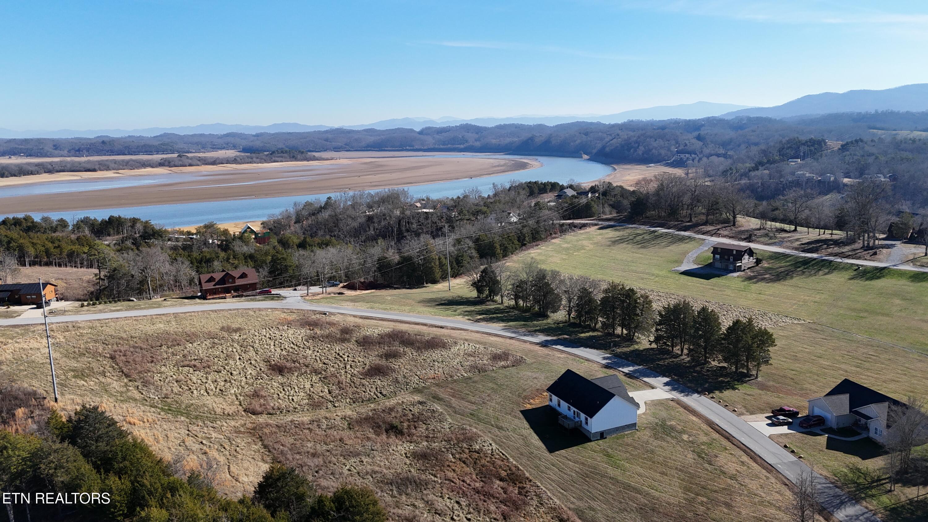 813 Clear Sail Way Dandridge TN 37725
