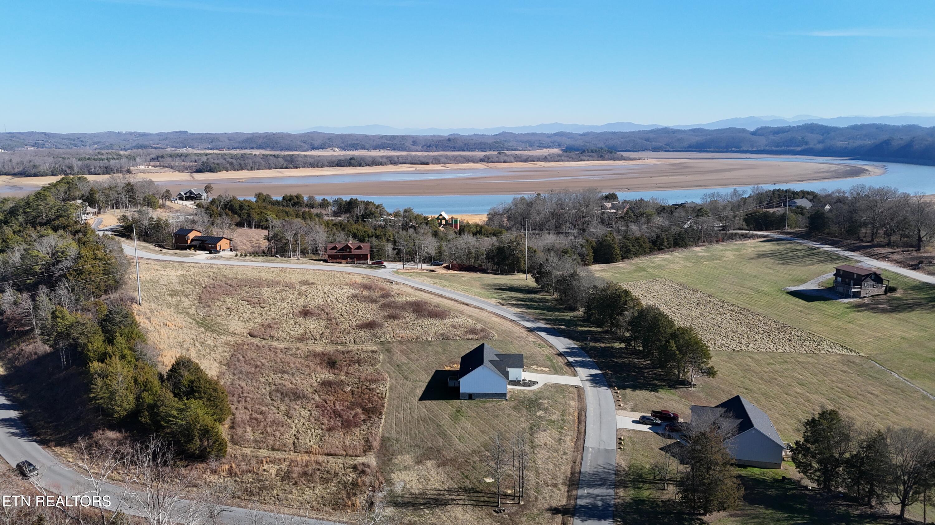 813 Clear Sail Way Dandridge TN 37725
