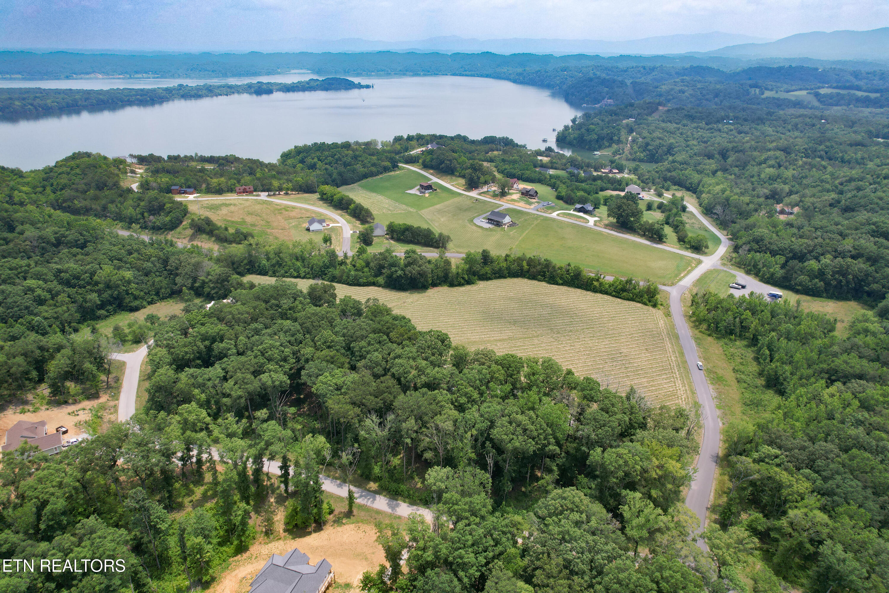 813 Clear Sail Way Dandridge TN 37725