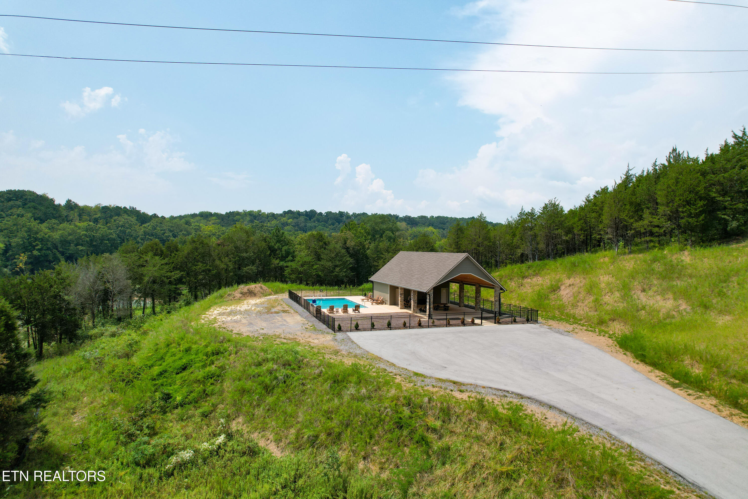 813 Clear Sail Way Dandridge TN 37725