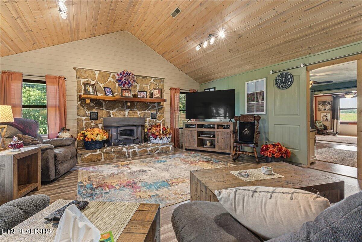 910 Reagan Valley Road Tellico Plains TN 37385
