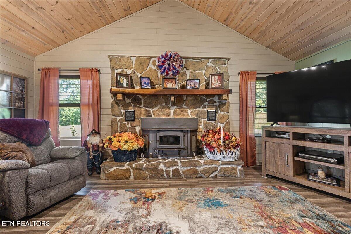 910 Reagan Valley Road Tellico Plains TN 37385