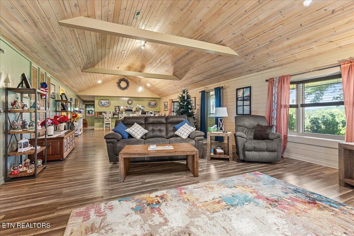 910 Reagan Valley Road Tellico Plains TN 37385