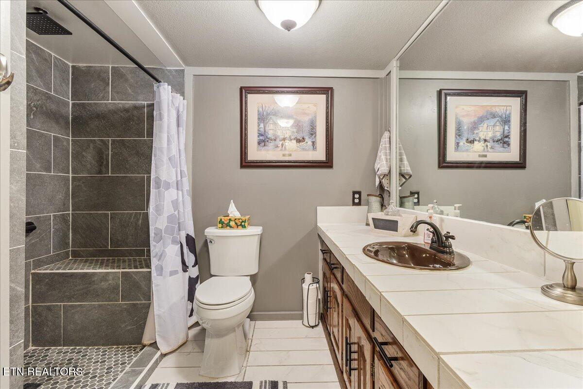 910 Reagan Valley Road Tellico Plains TN 37385