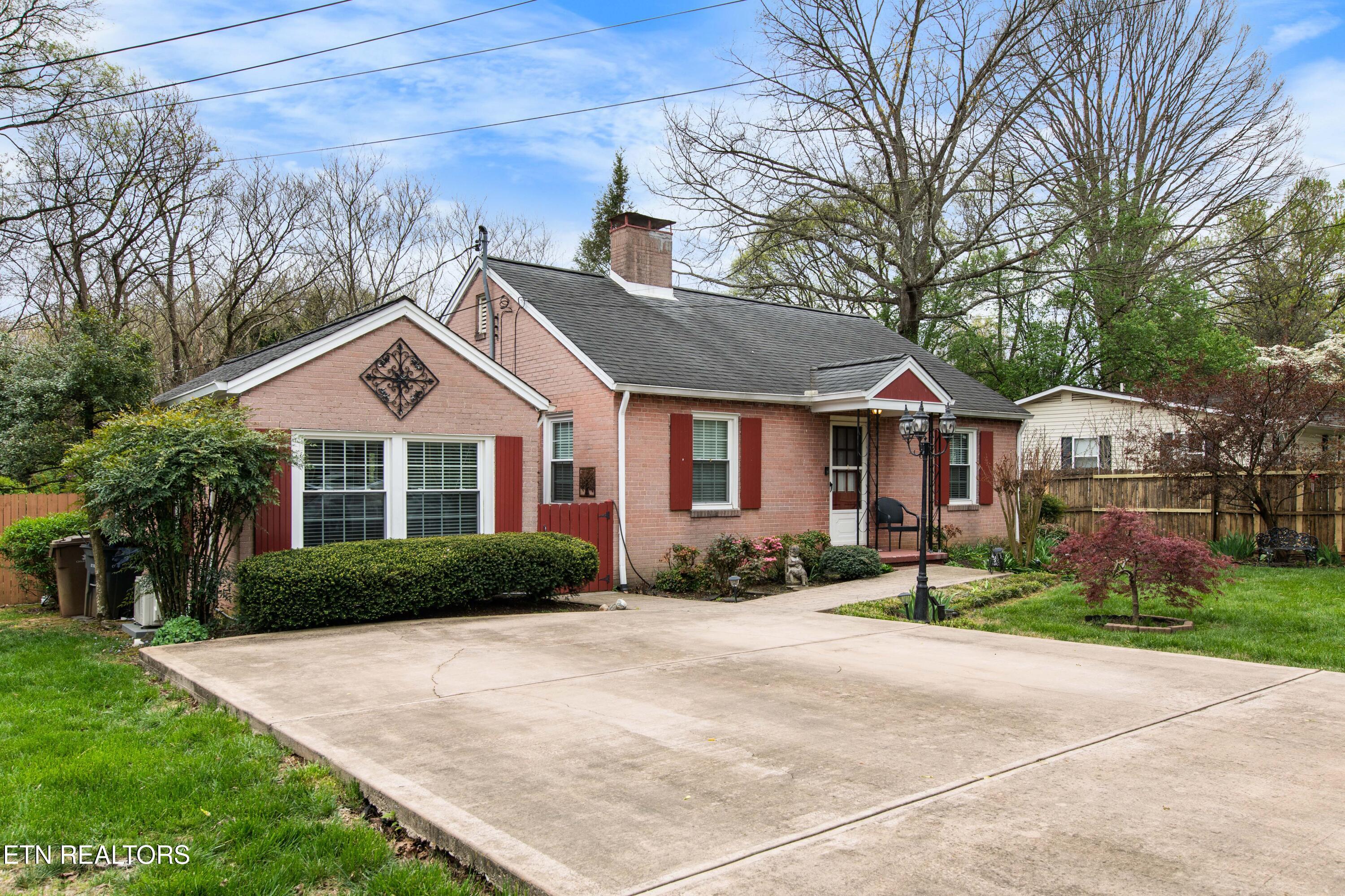 2820 Arbor Place Knoxville TN 37917