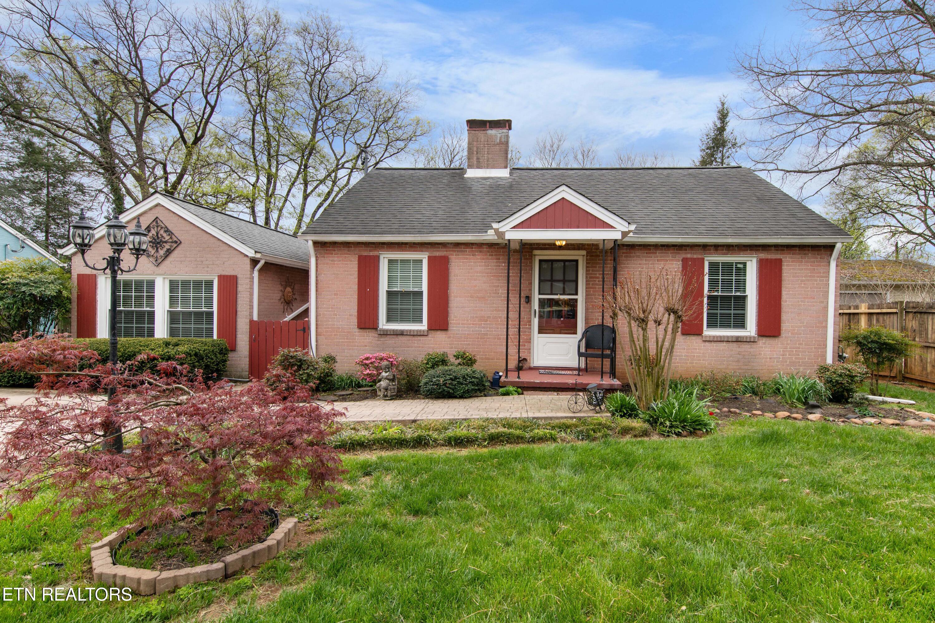2820 Arbor Place Knoxville TN 37917