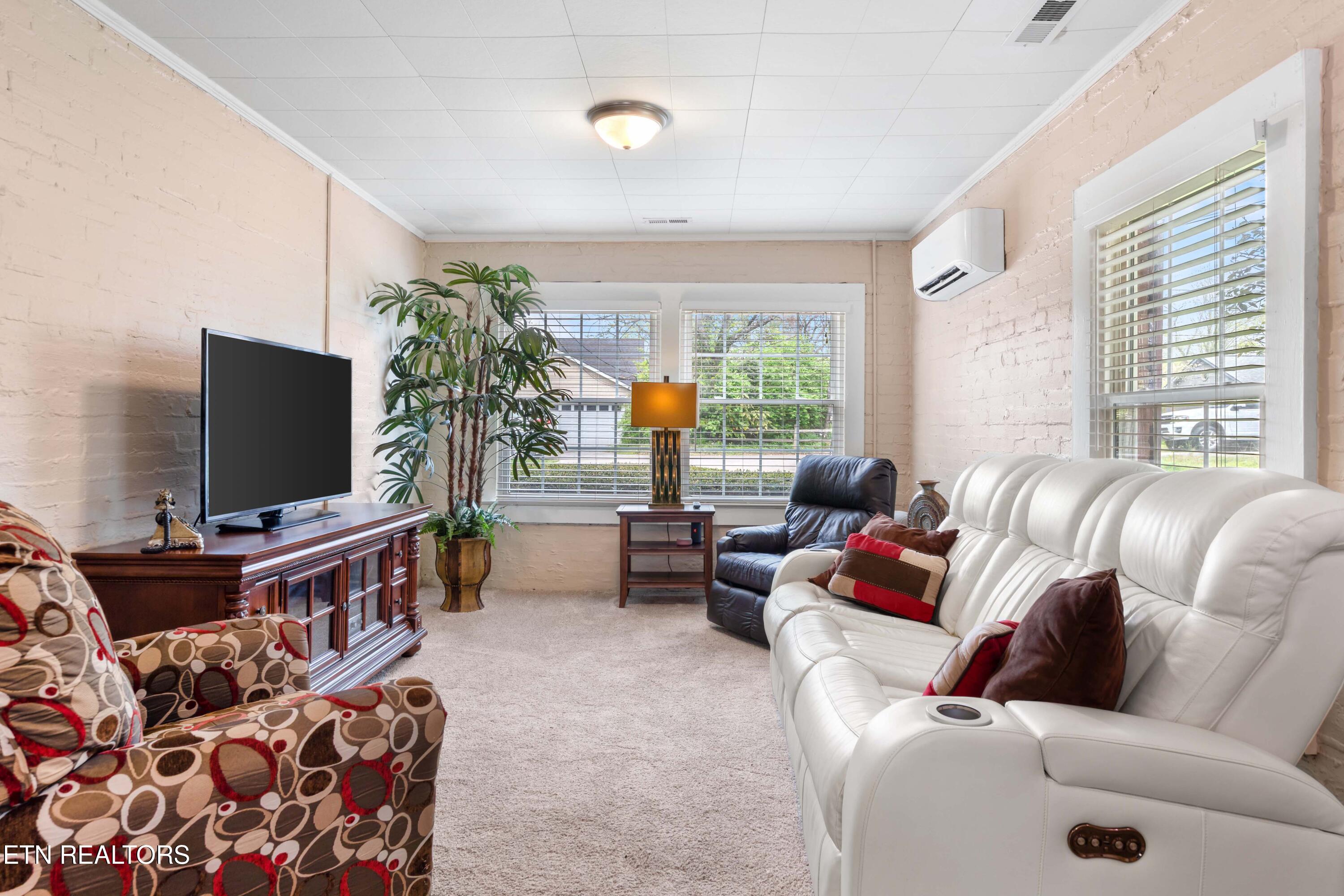 2820 Arbor Place Knoxville TN 37917