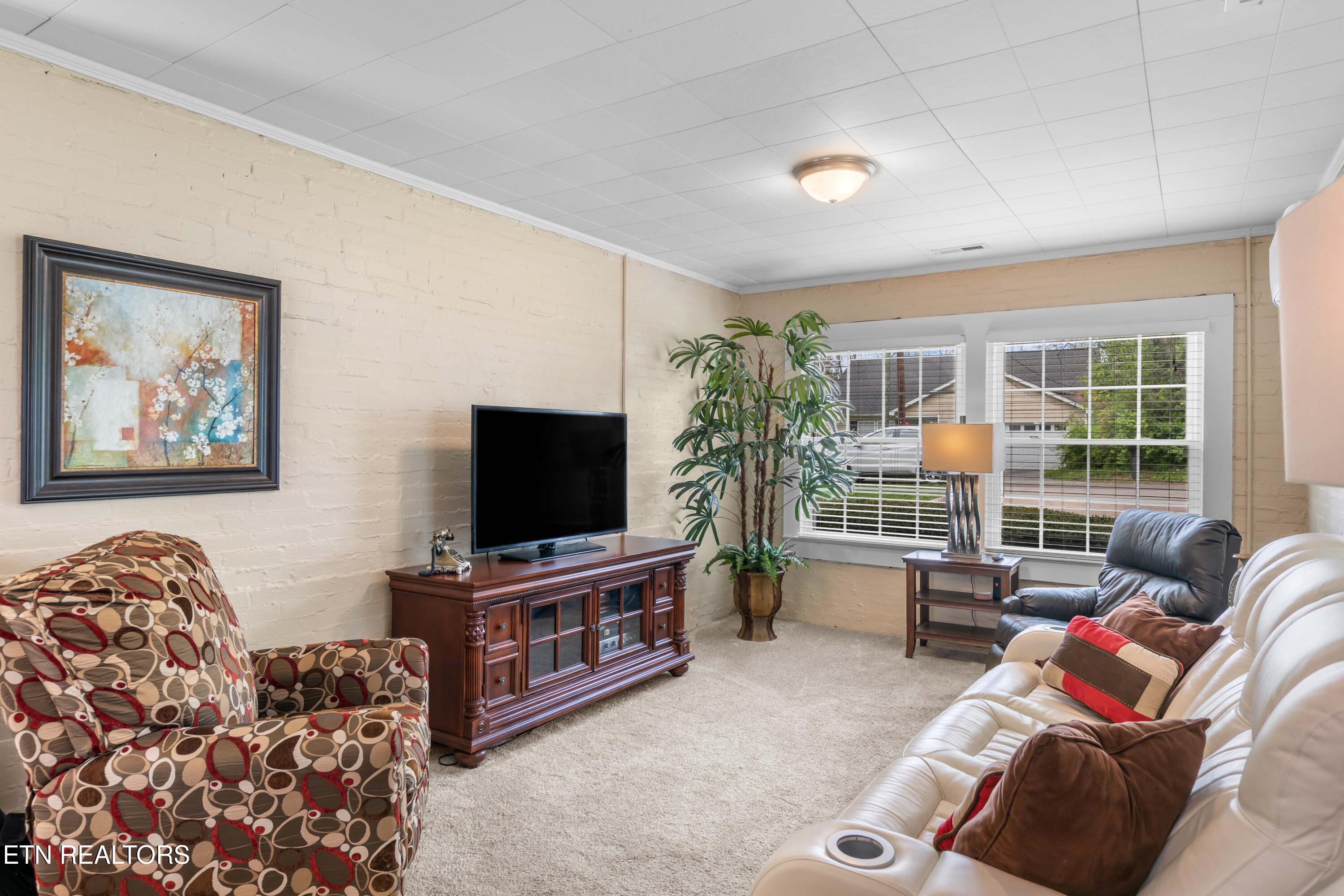 2820 Arbor Place Knoxville TN 37917
