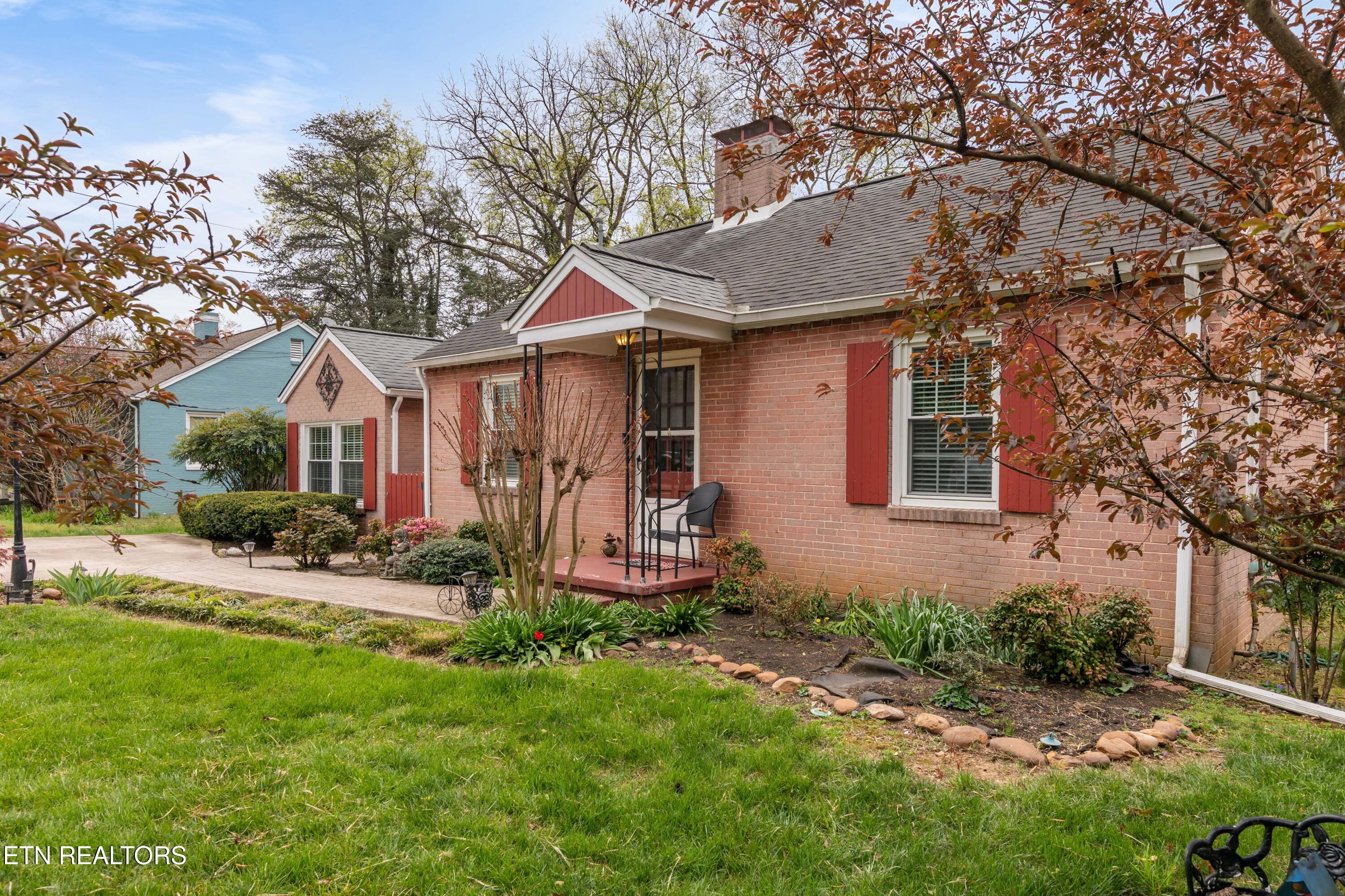 2820 Arbor Place Knoxville TN 37917