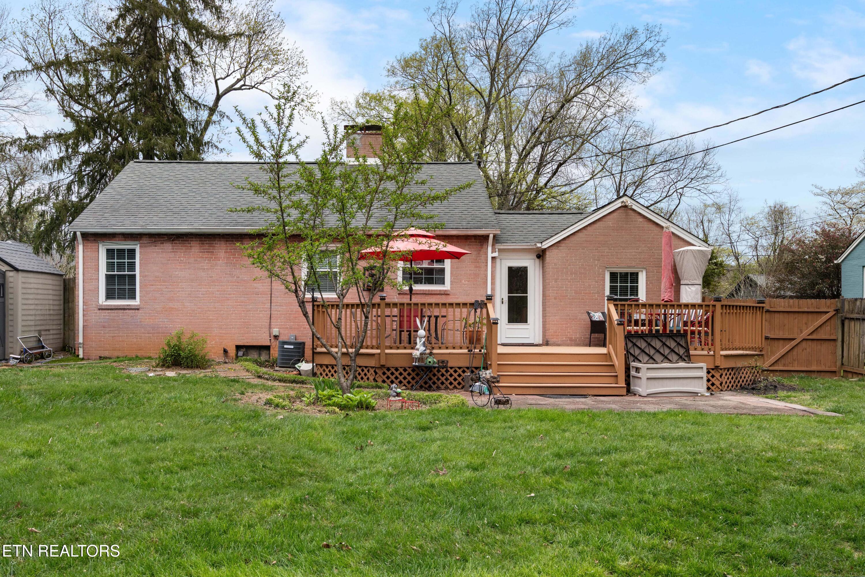 2820 Arbor Place Knoxville TN 37917