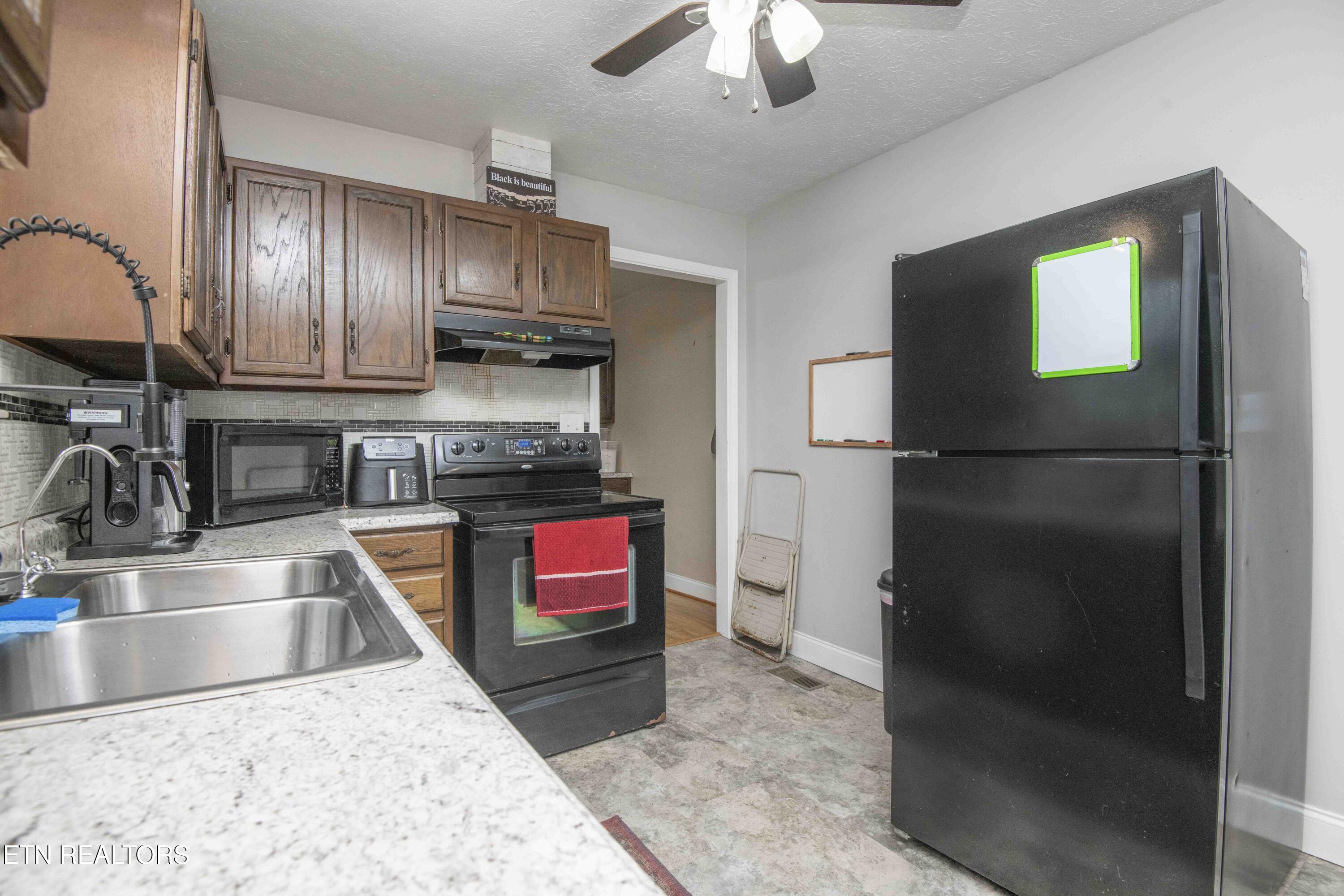 717 Bernard Avenue Rockwood TN 37854