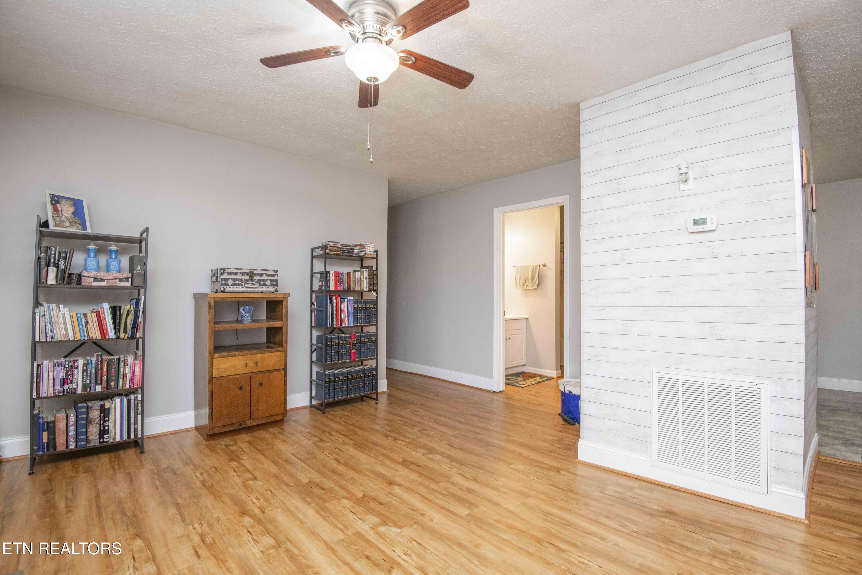717 Bernard Avenue Rockwood TN 37854