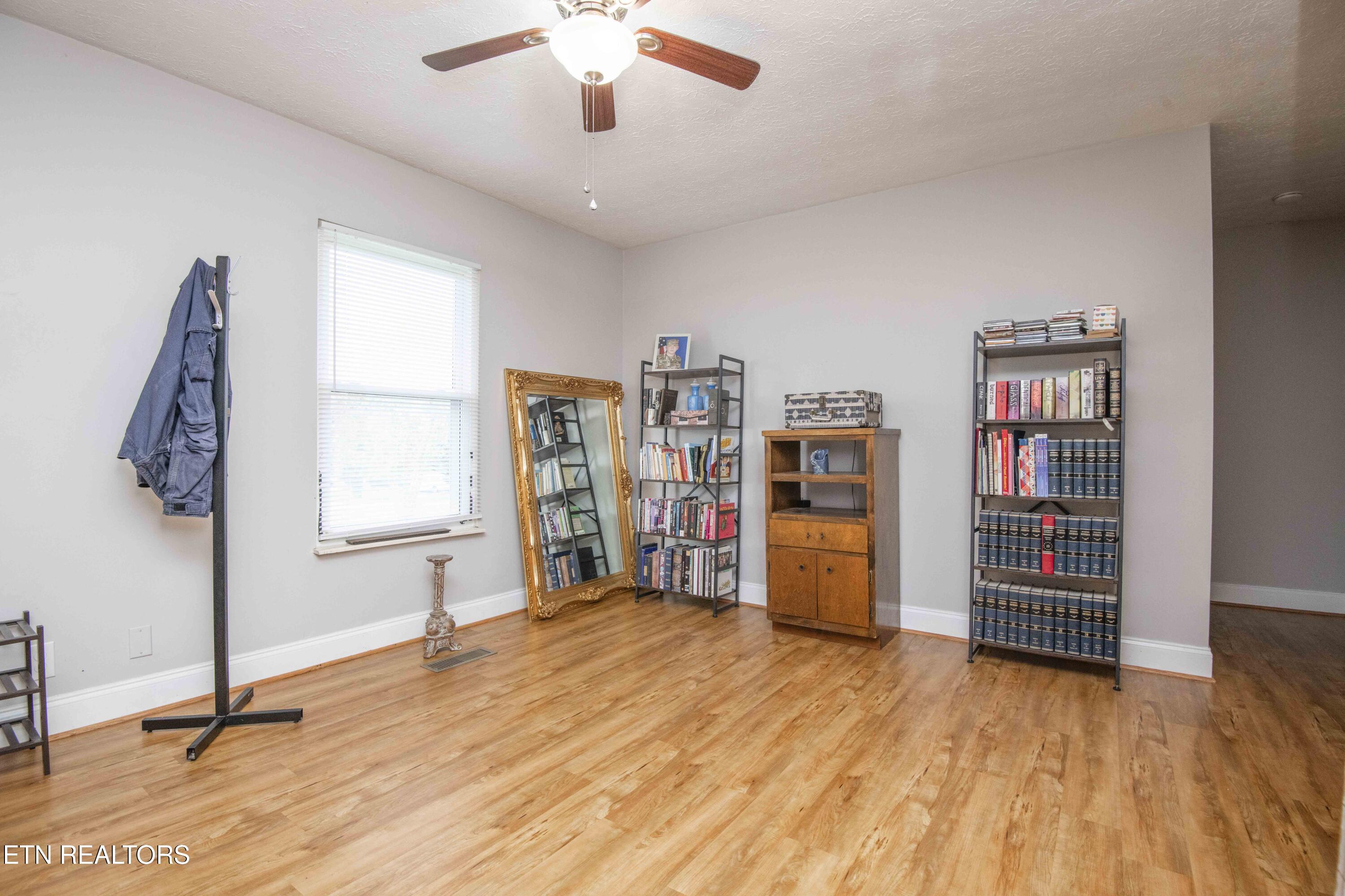 717 Bernard Avenue Rockwood TN 37854