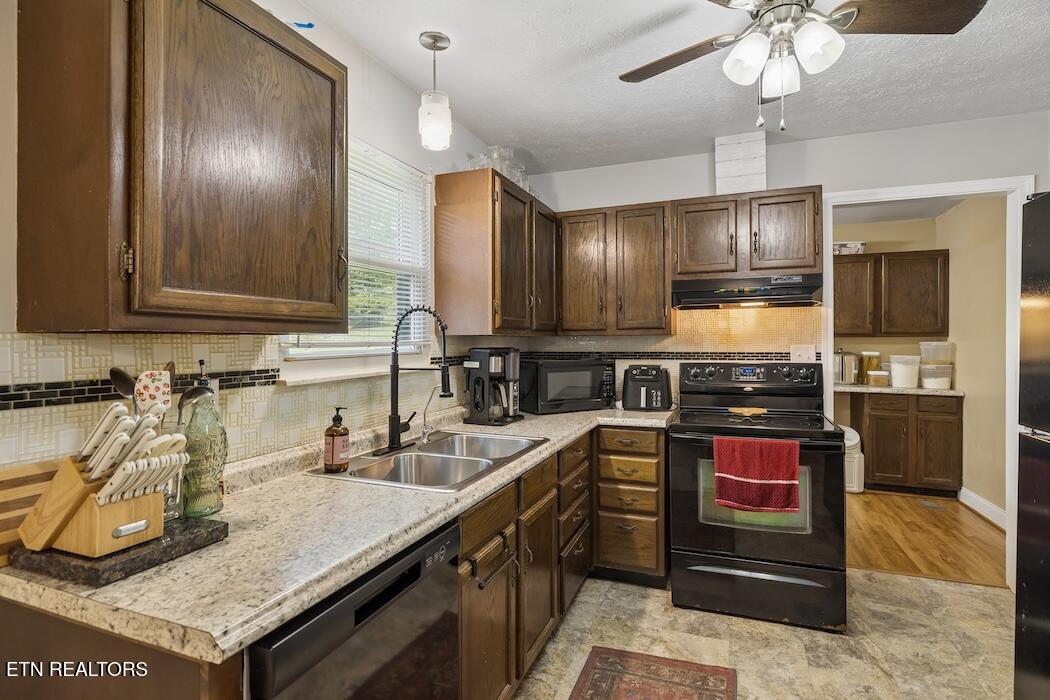 717 Bernard Avenue Rockwood TN 37854