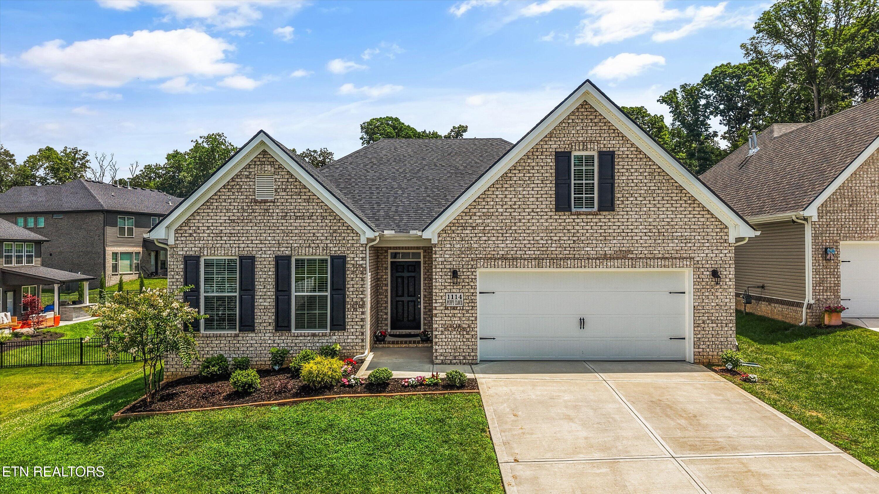 1114 Puffy Cloud Lane Knoxville TN 37922