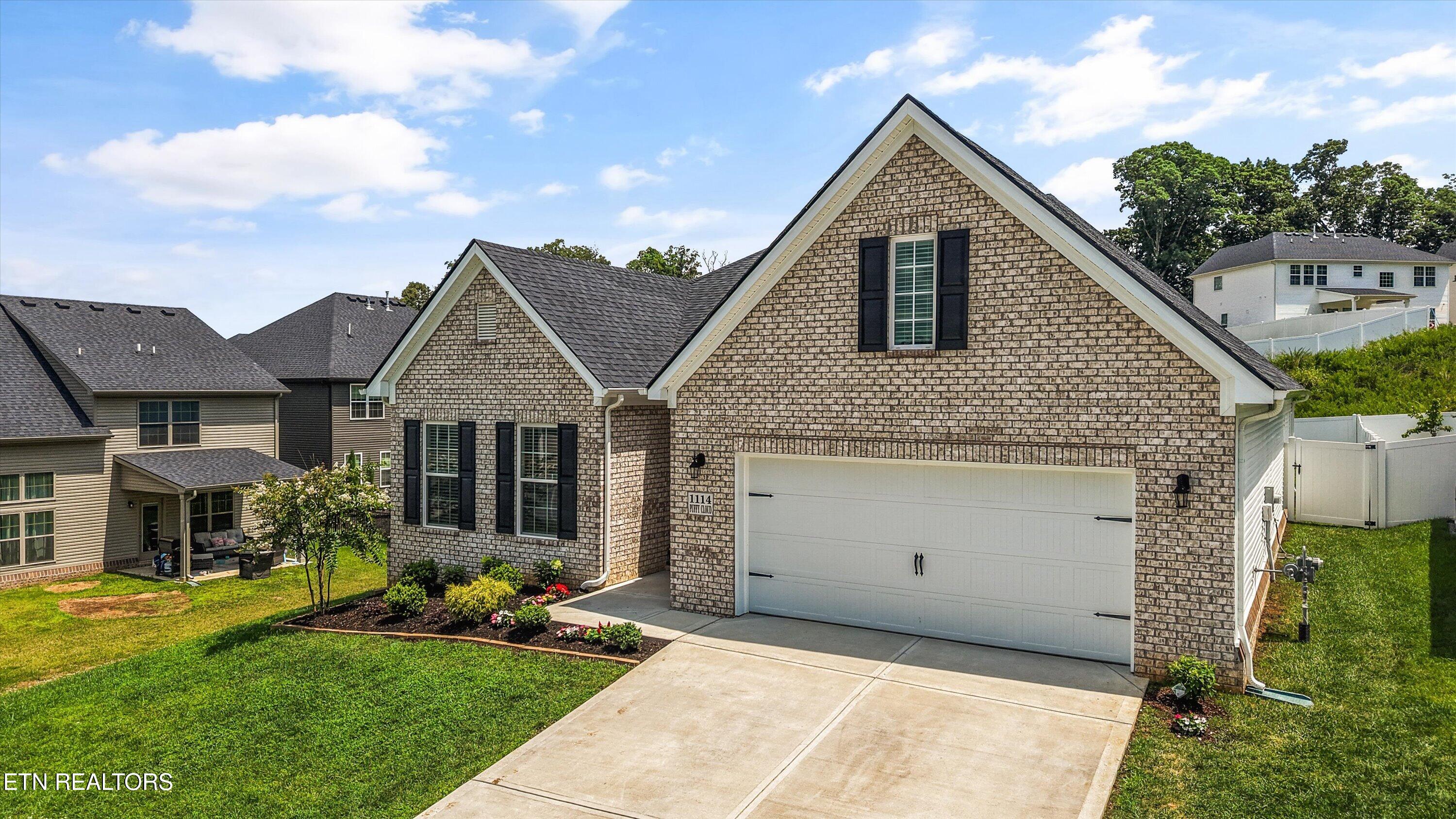 1114 Puffy Cloud Lane Knoxville TN 37922