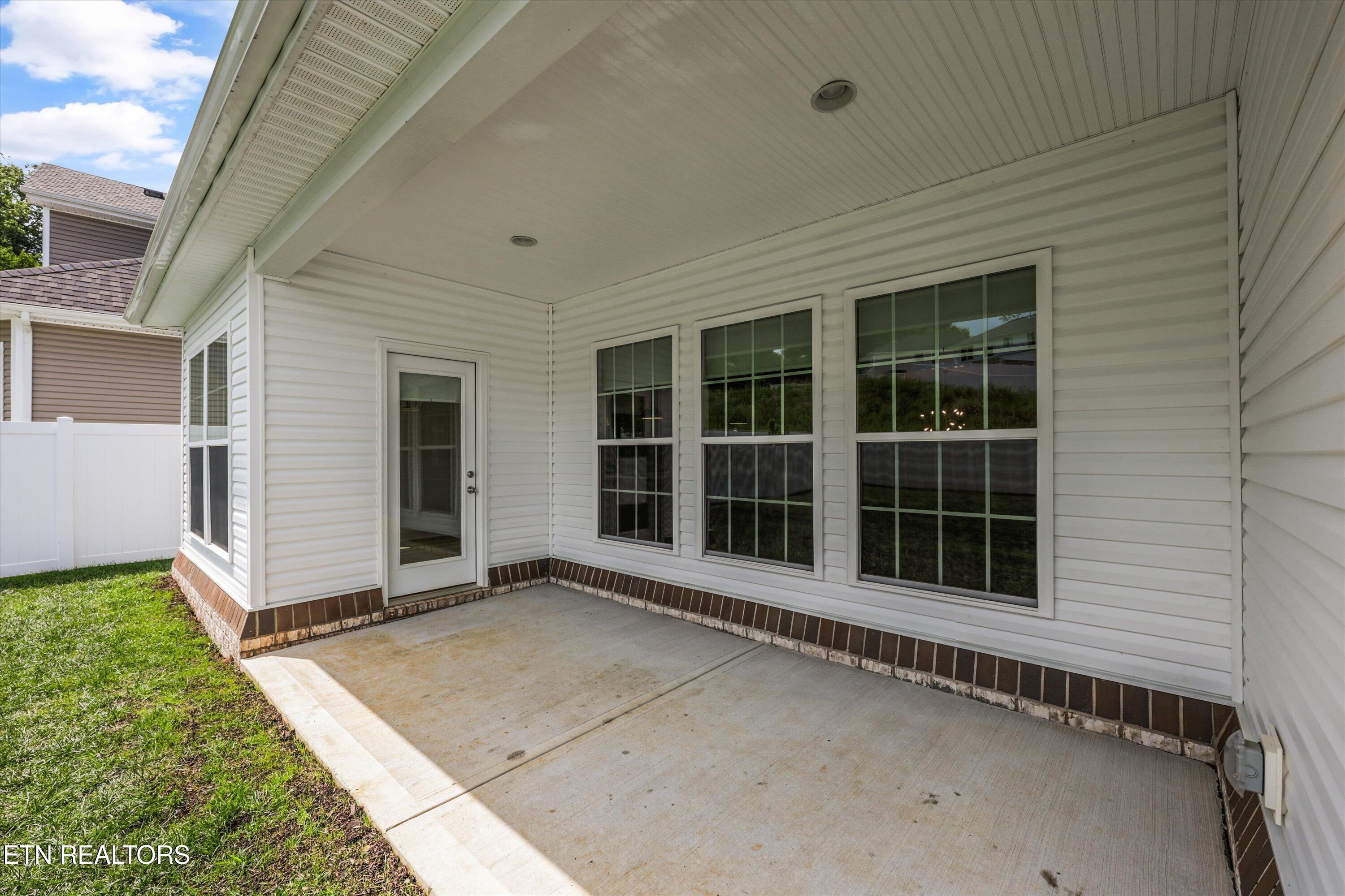 1114 Puffy Cloud Lane Knoxville TN 37922