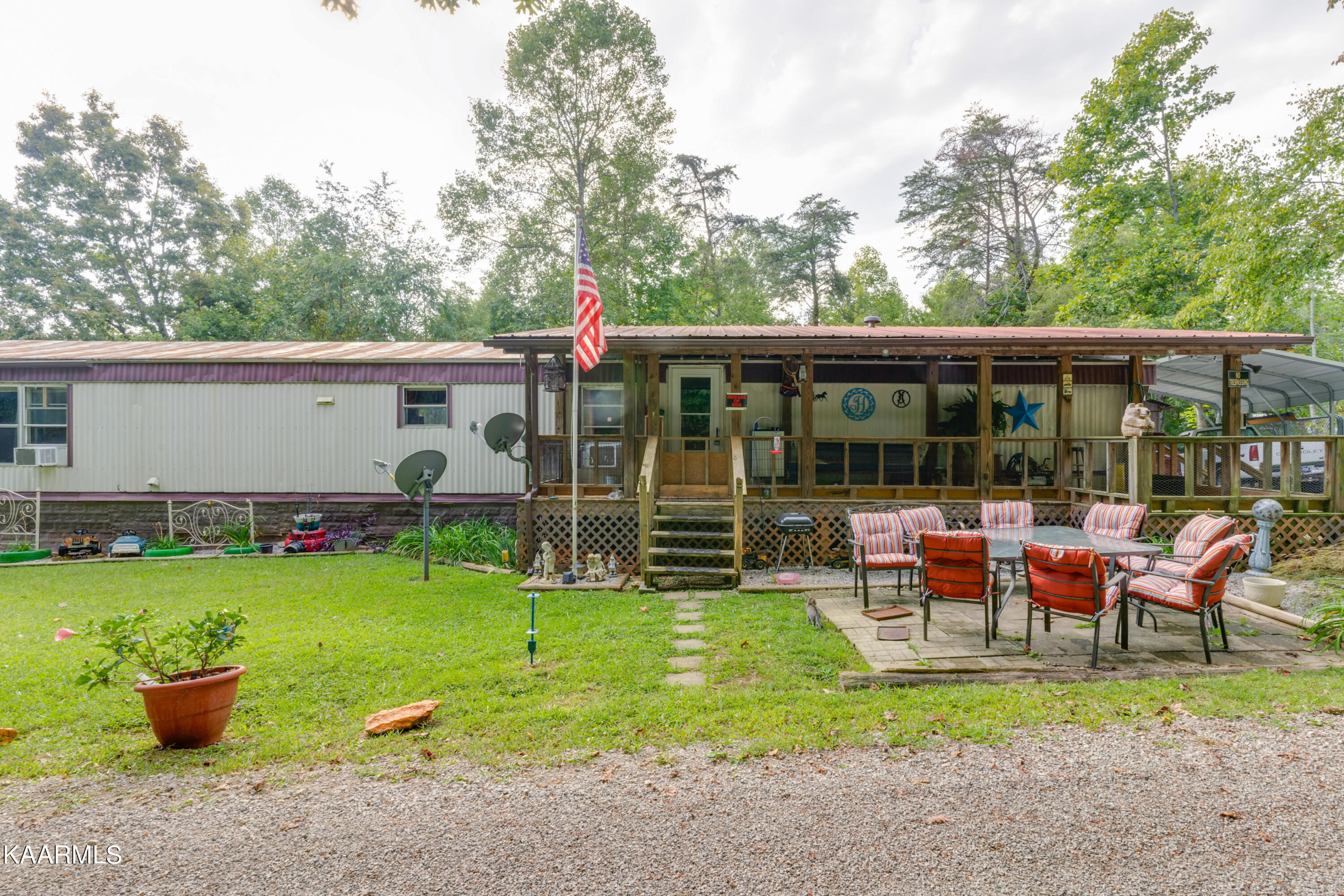 166 Lester Ledbetter Lane Hilham TN 38568