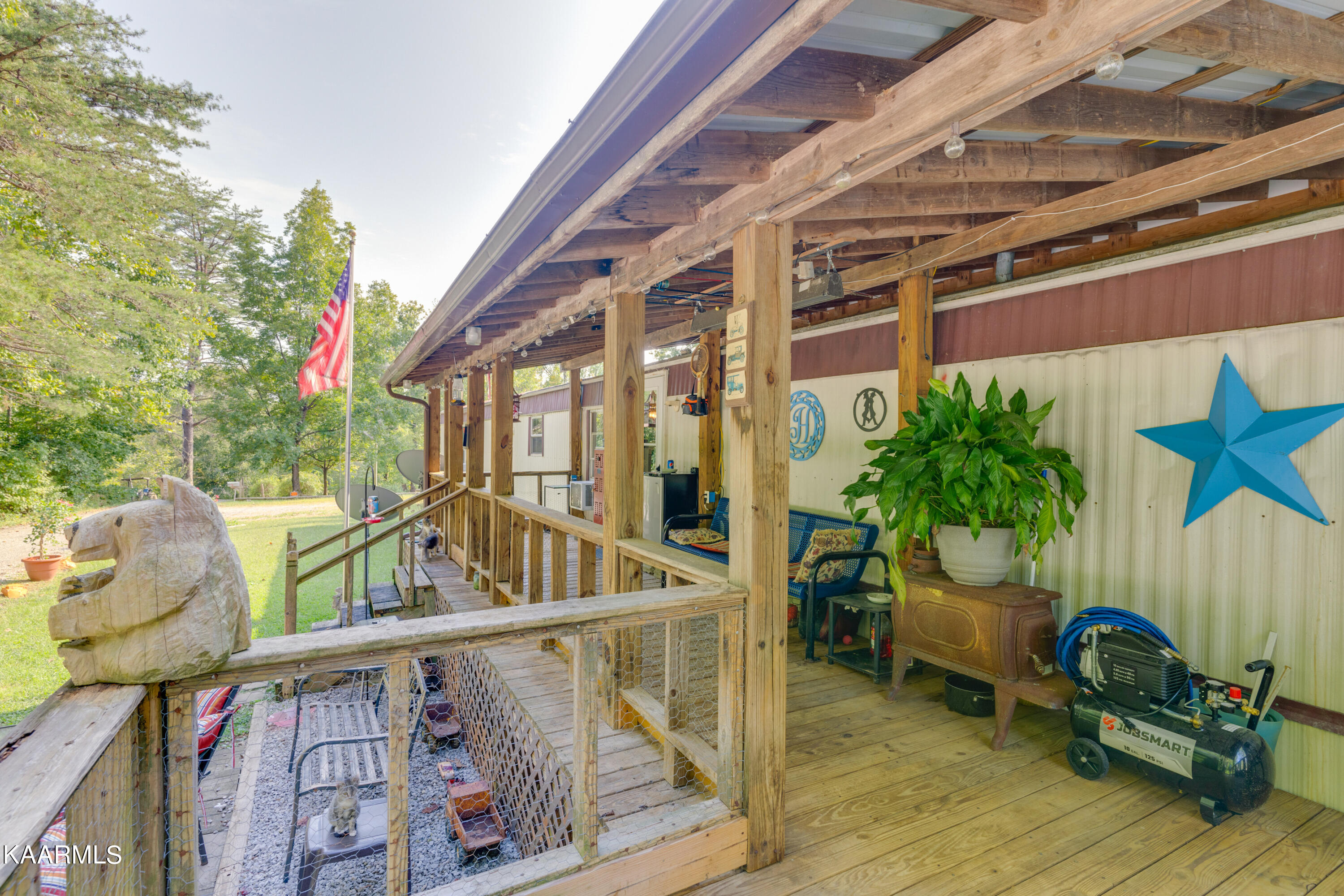 166 Lester Ledbetter Lane Hilham TN 38568