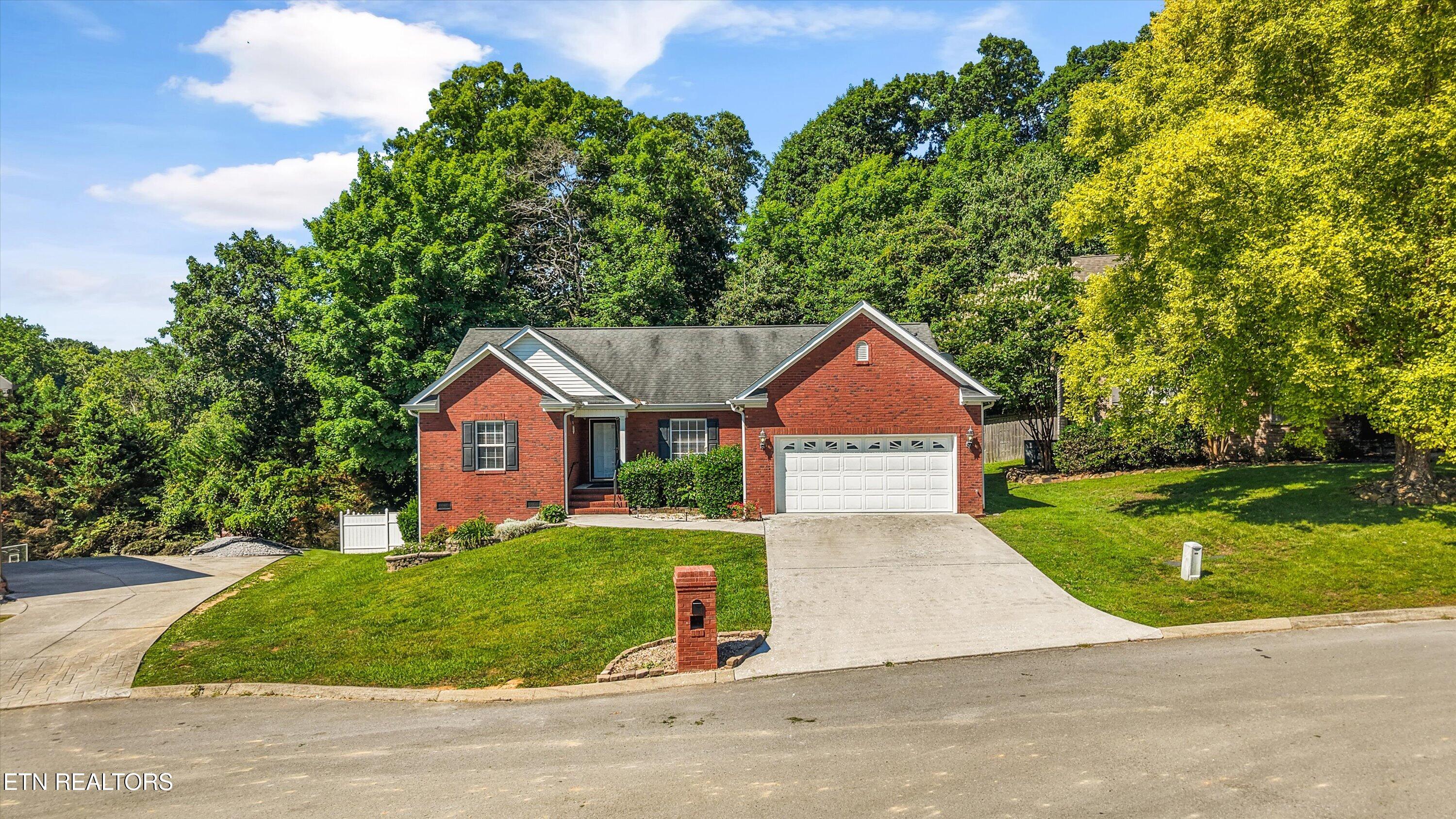 8007 Frederick John Street Knoxville TN 37938