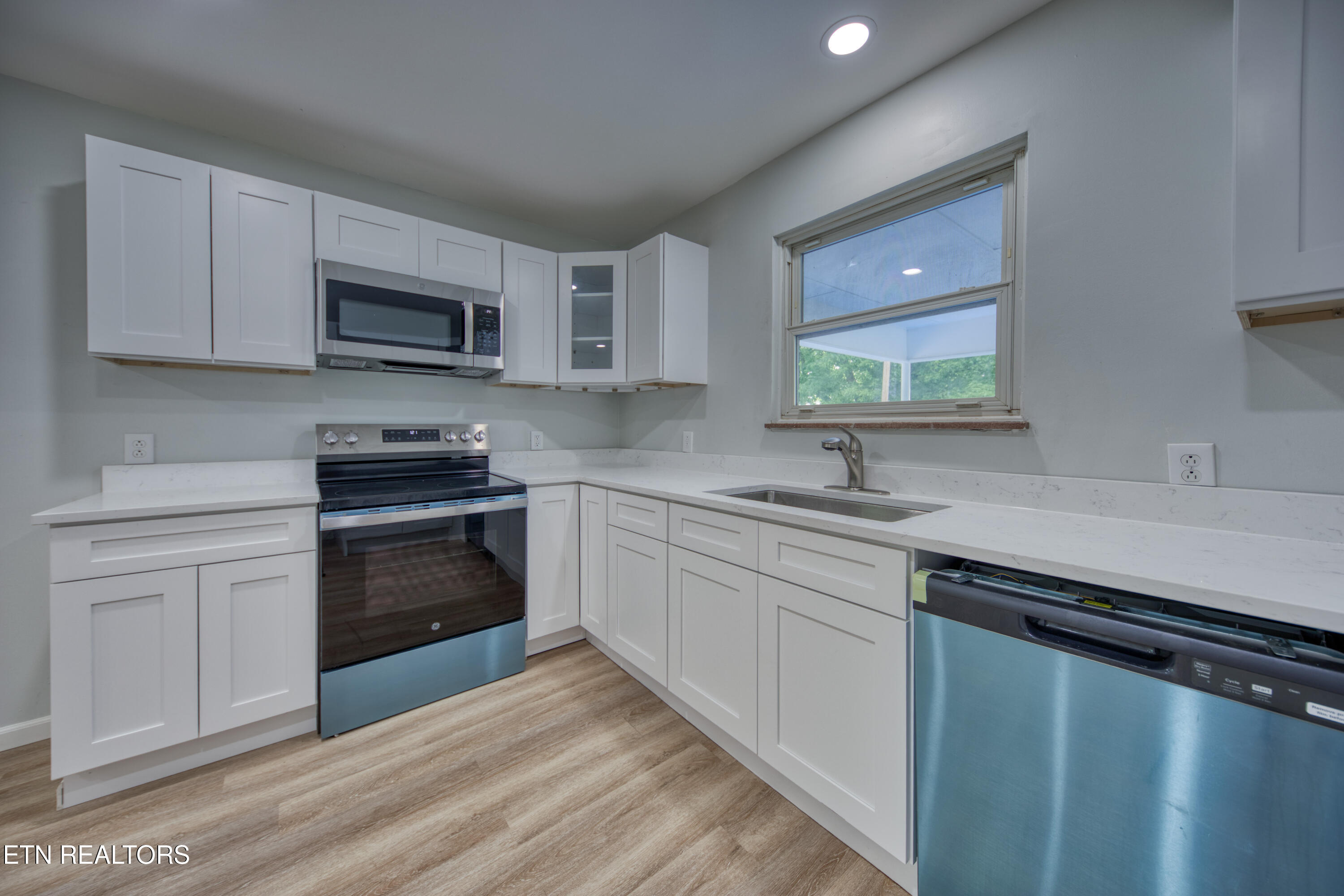 1010 W Morris Street Sweetwater TN 37874