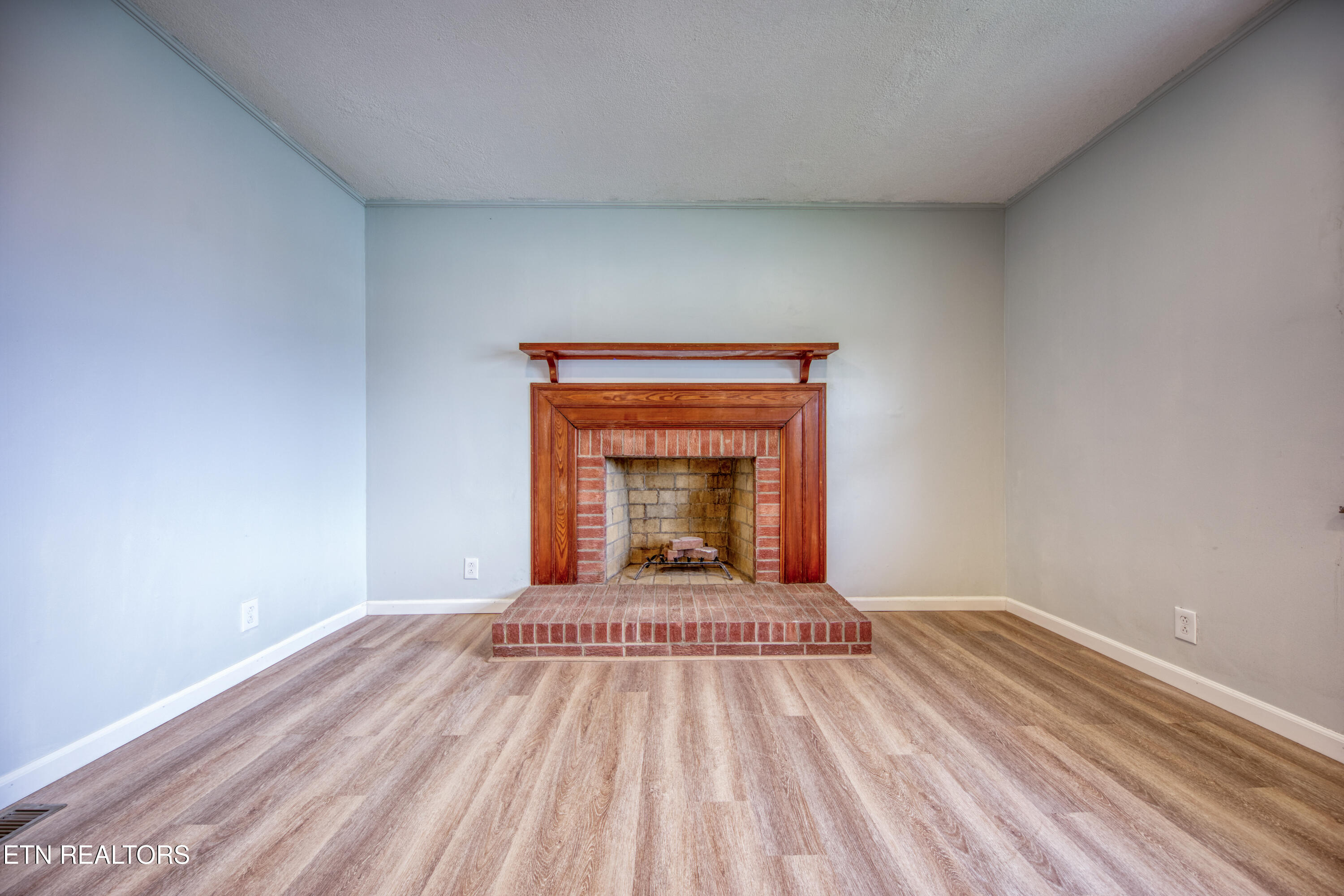 1010 W Morris Street Sweetwater TN 37874