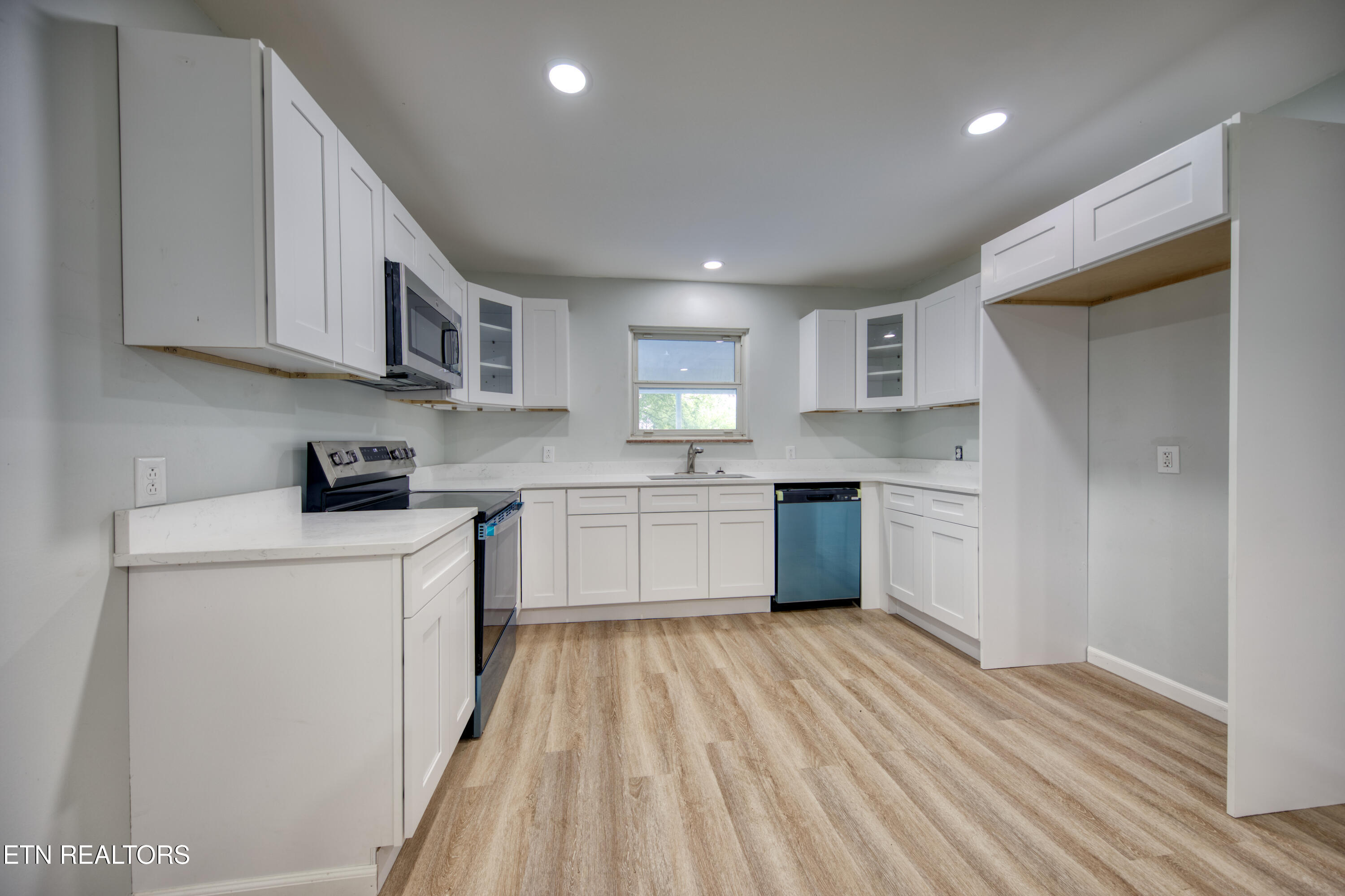 1010 W Morris Street Sweetwater TN 37874