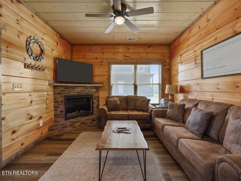 1654 Veterans Boulevard Sevierville TN 37876