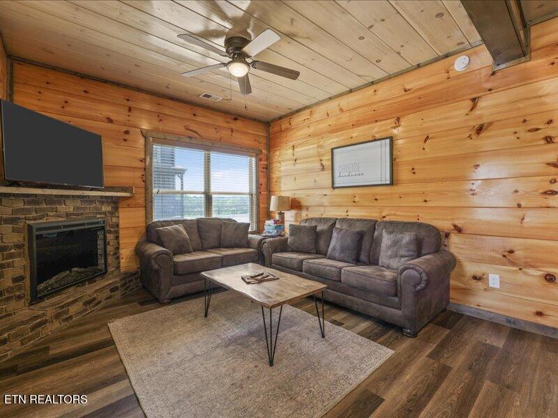 1654 Veterans Boulevard Sevierville TN 37876