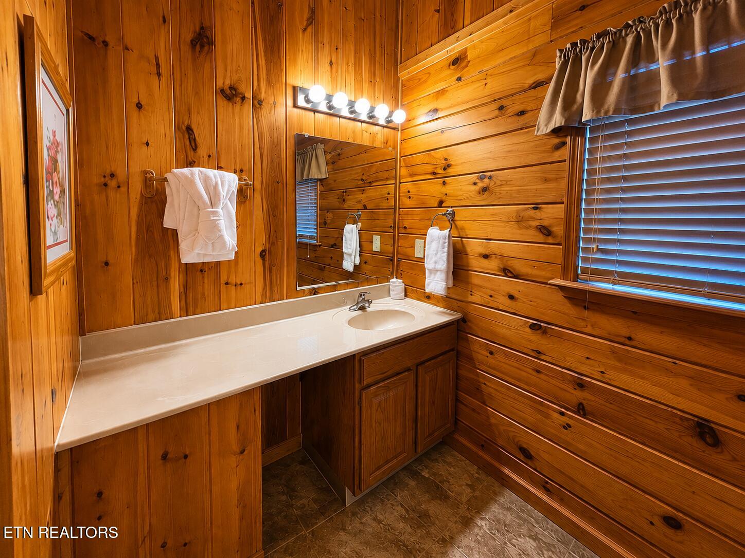 1540 Bears Den Way Sevierville TN 37862
