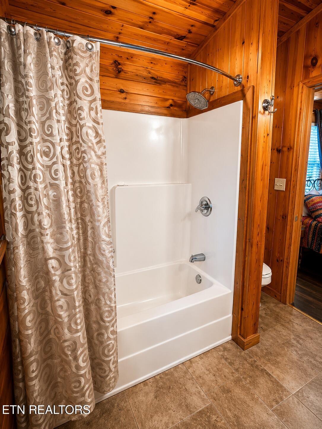 1540 Bears Den Way Sevierville TN 37862