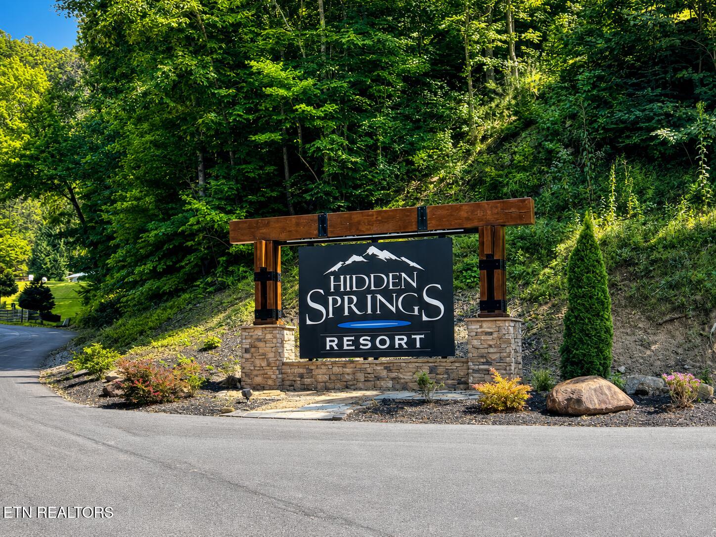 1540 Bears Den Way Sevierville TN 37862