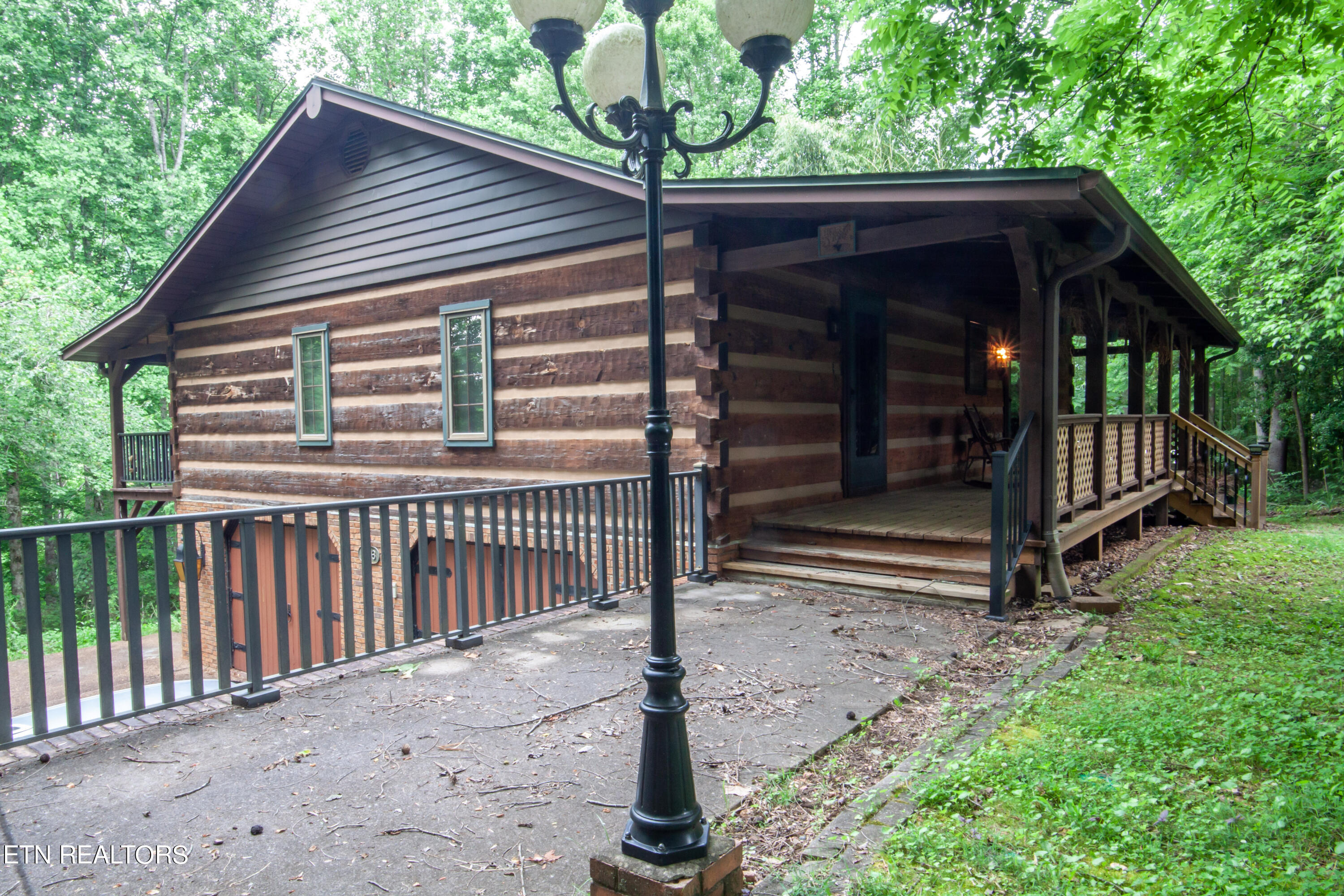 146 E Leatherwood Drive Walland TN 37886
