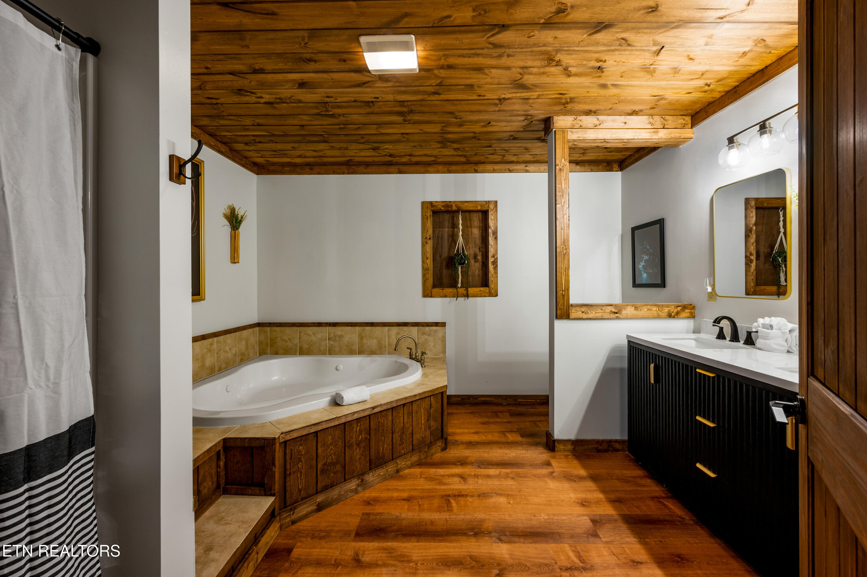 835 Lee Circle Pigeon Forge TN 37862