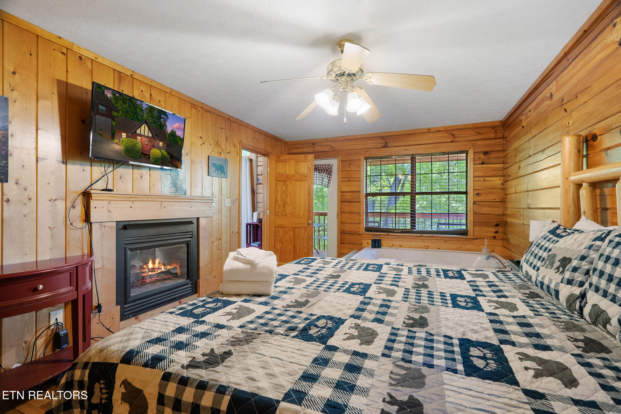 1538 Bears Den Way Sevierville TN 37862