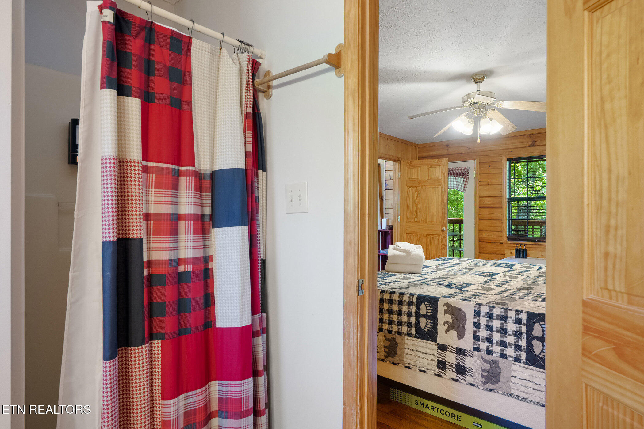 1538 Bears Den Way Sevierville TN 37862