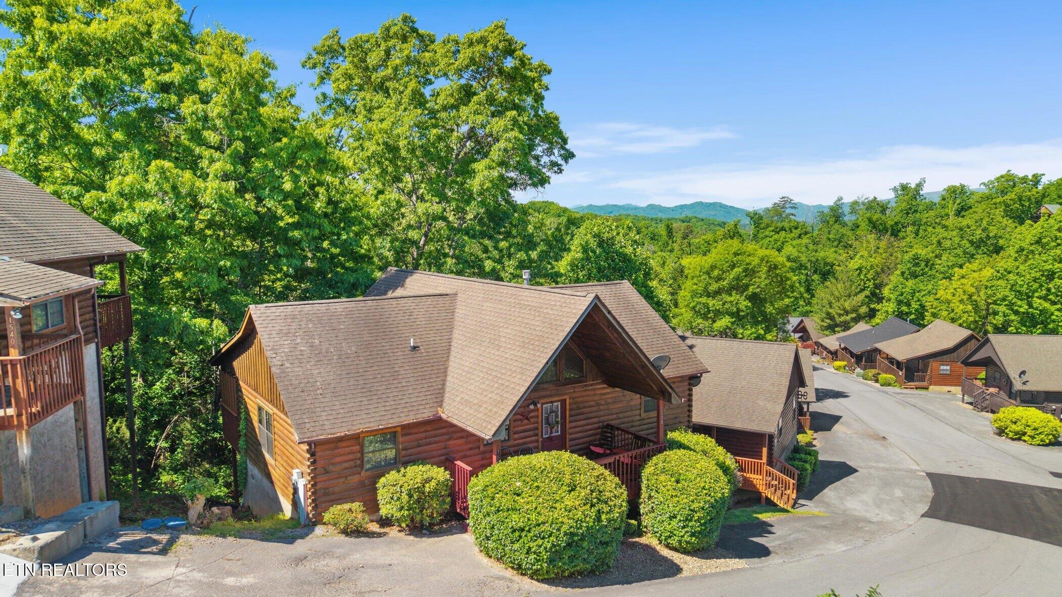1538 Bears Den Way Sevierville TN 37862