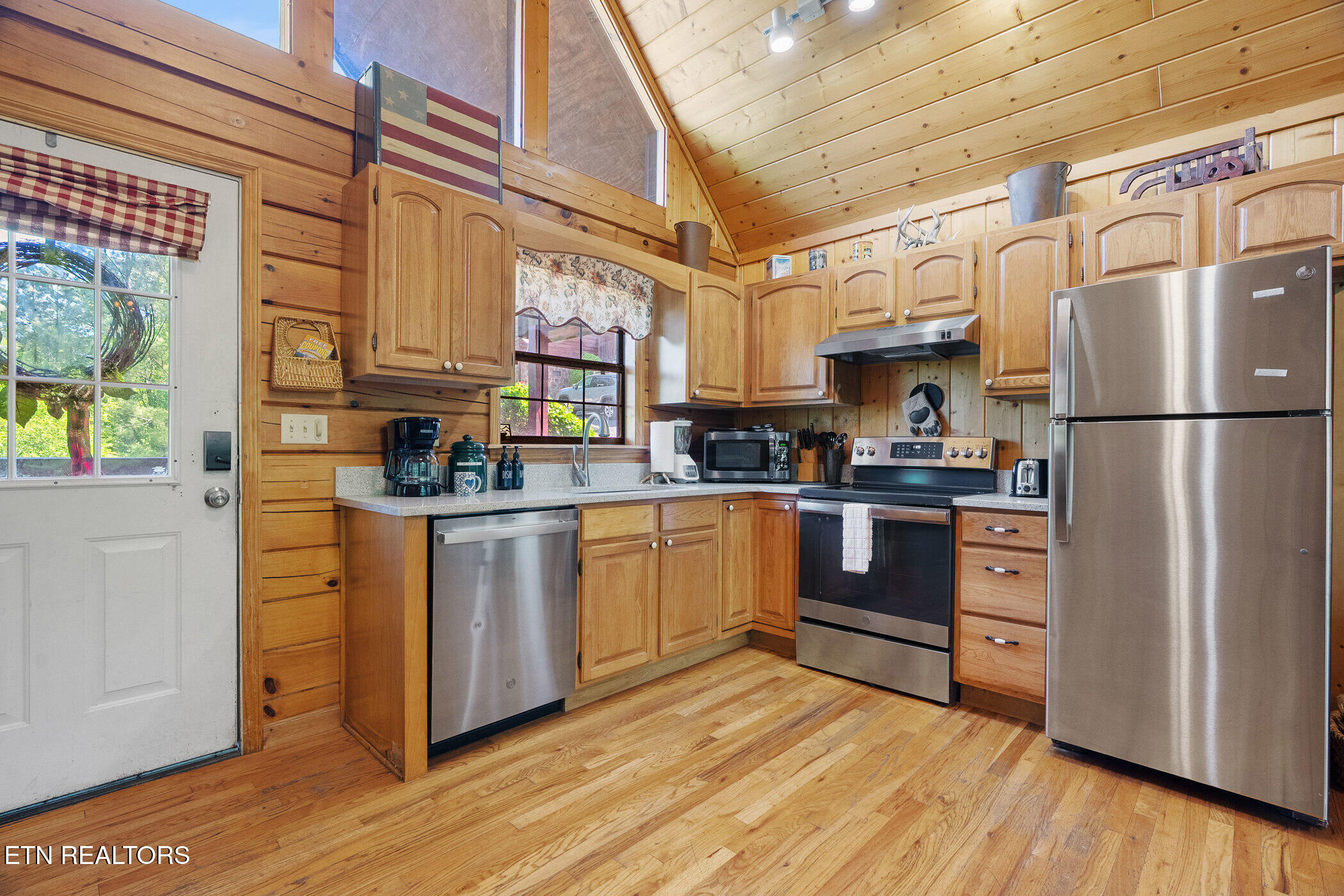 1538 Bears Den Way Sevierville TN 37862